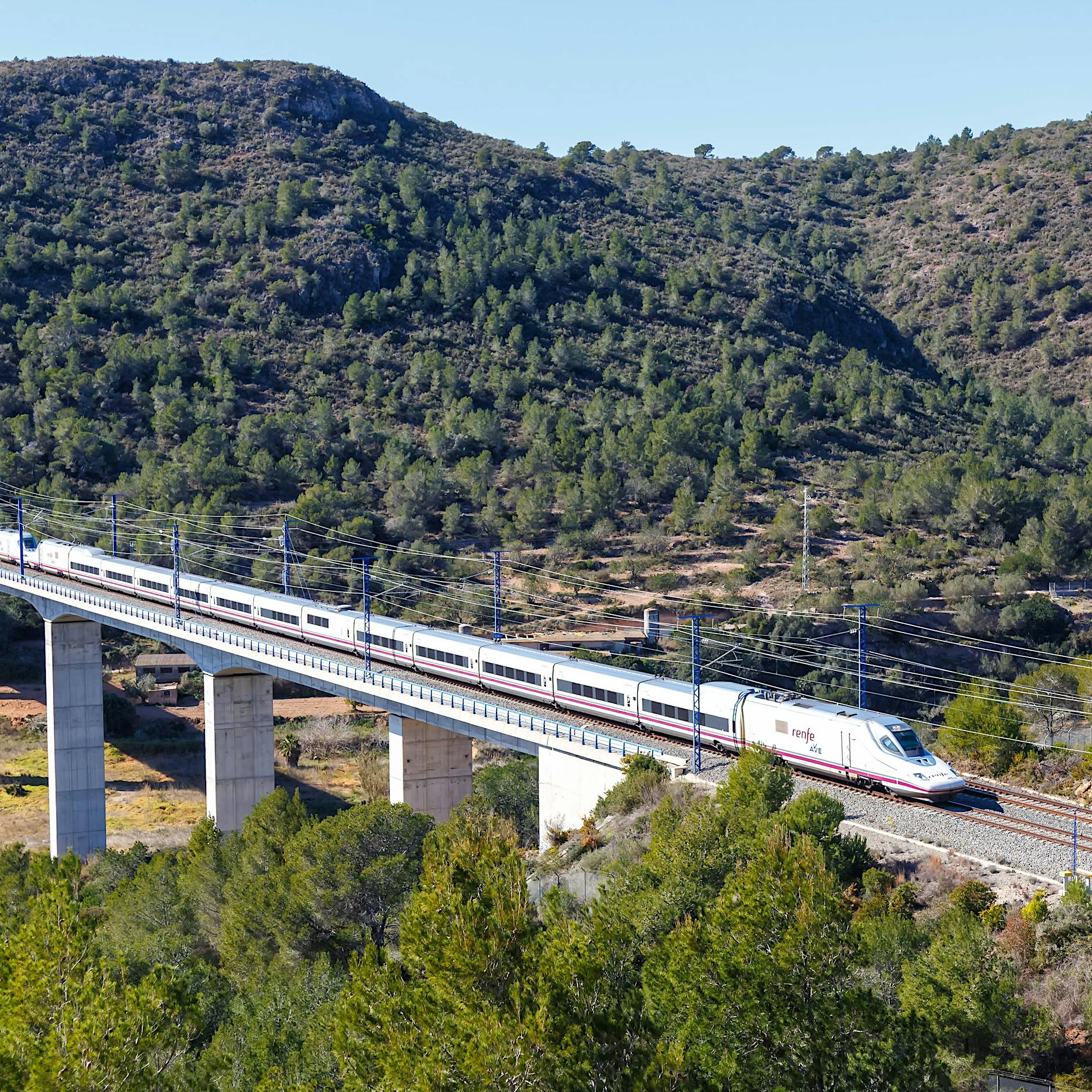 Freud hätte seinen Spaß daran: Spanien bestellt Züge, die nicht in Tunnel passen