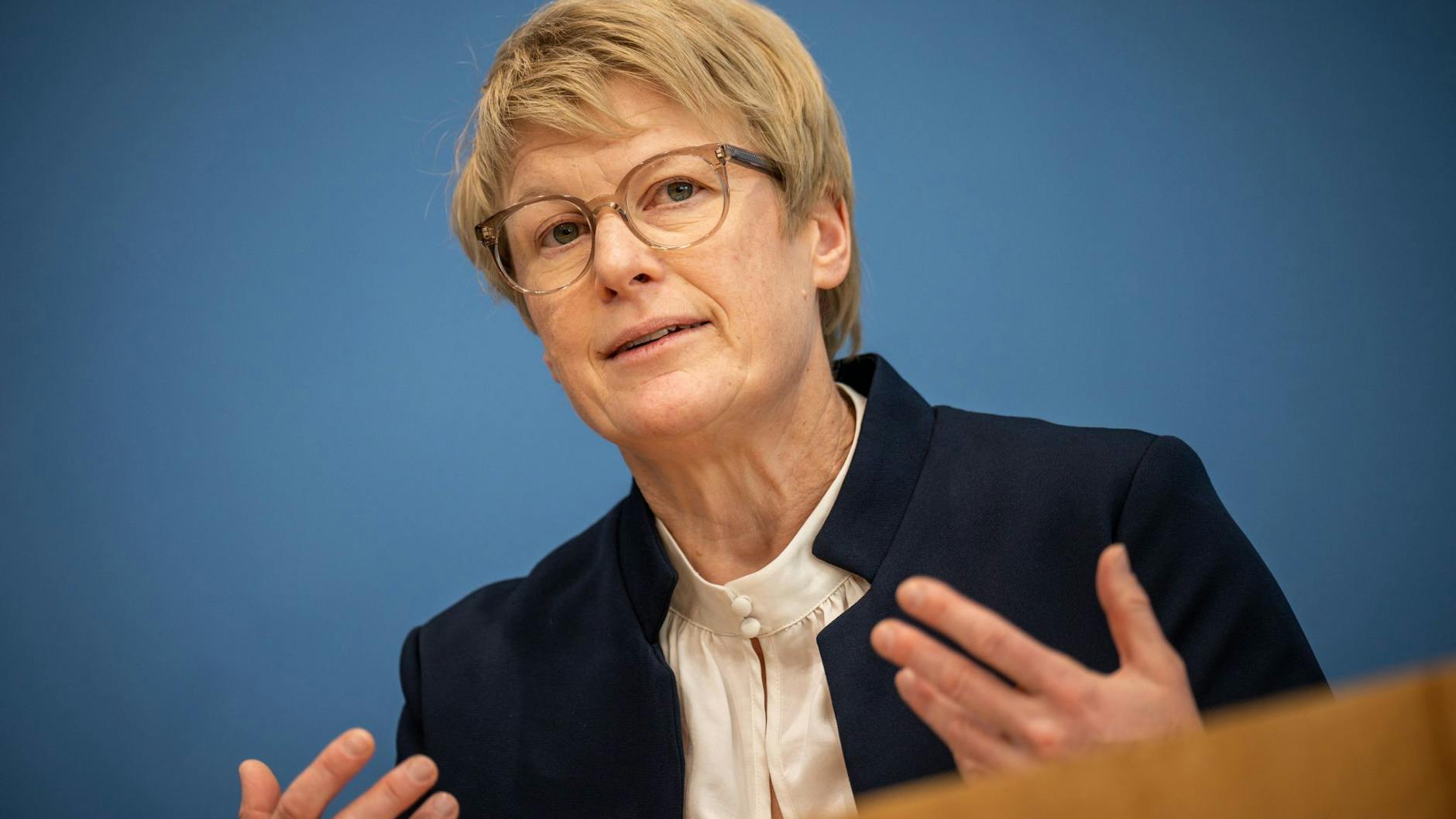 Die Wirtschaftsweise Veronika Grimm lehnt ein Verbot für Gas- und Ölheizungen ab.