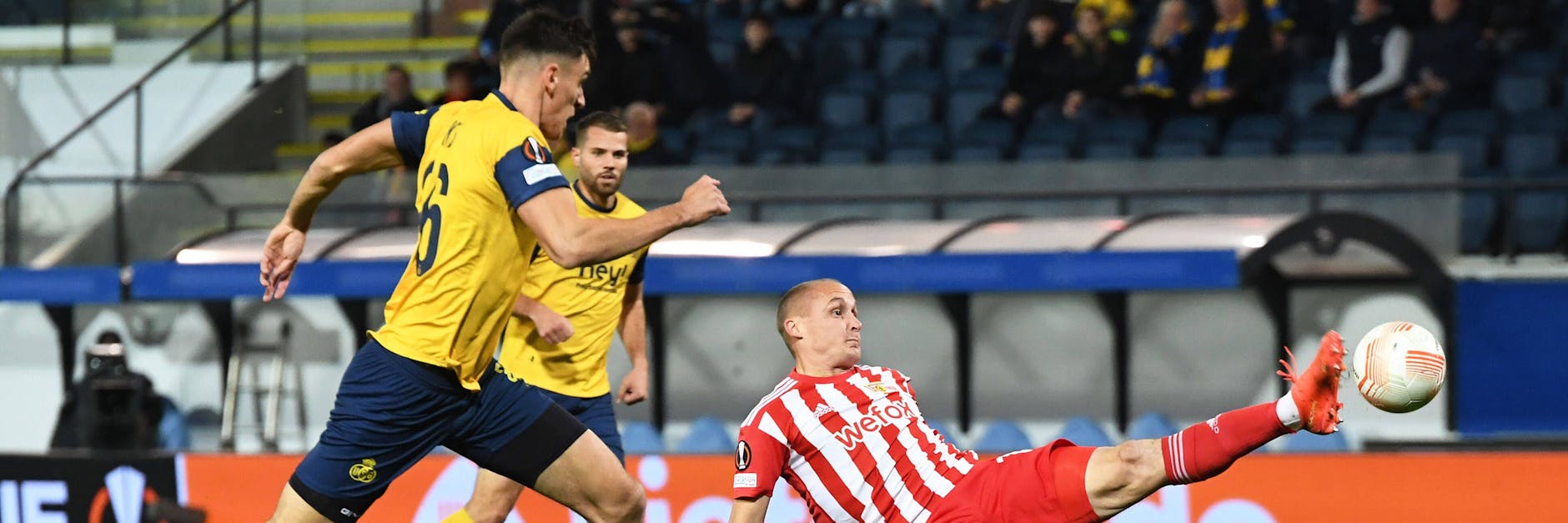 Lang! Länger!! Sven Michel!! Der Angreifer des 1. FC Union erzielt mit einem langen Bein den 1:0-Siegtreffer für die Eisernen bei Royale Union Saint-Gilloise.