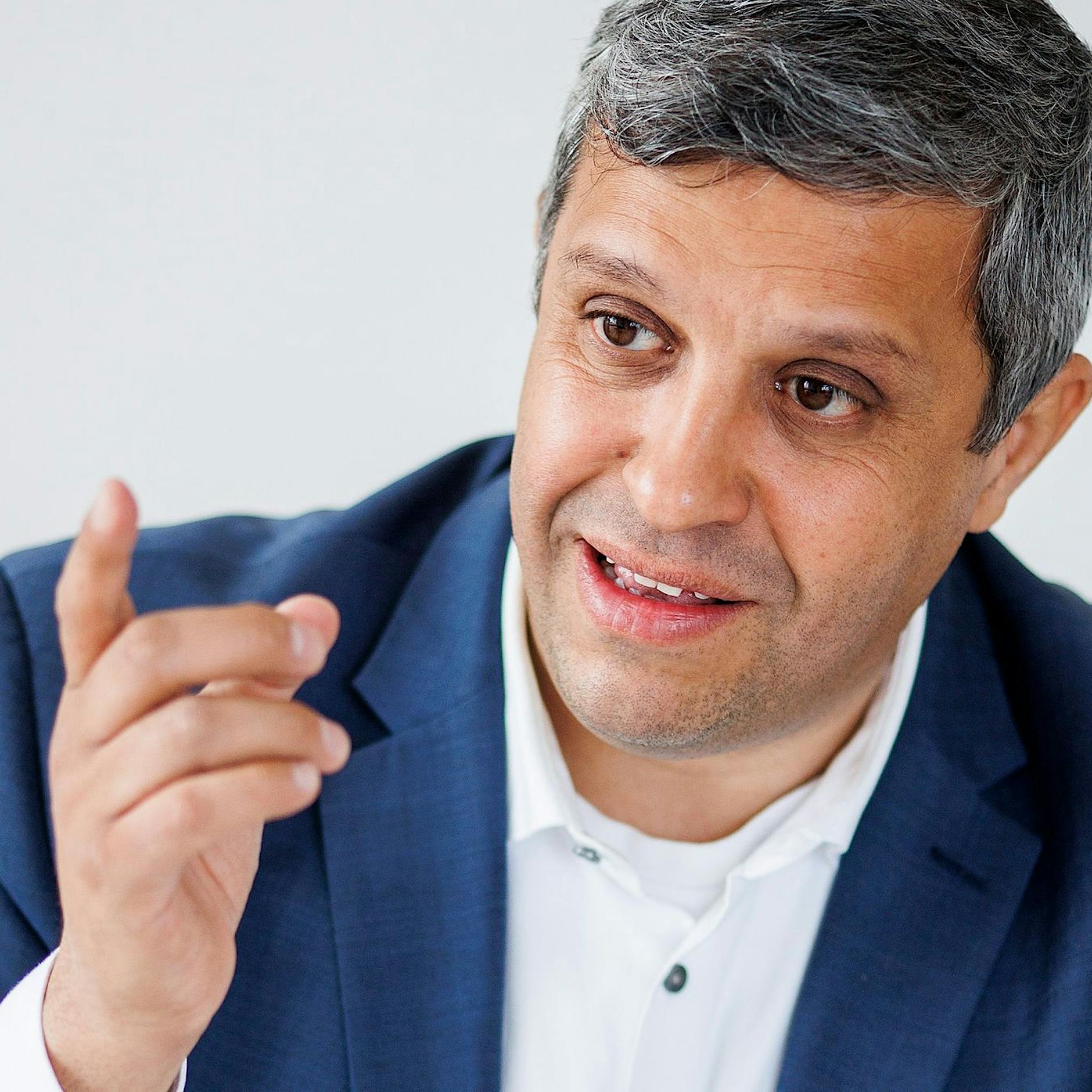 SPD-Chef Saleh sieht Bebauung des Tempelhofer Felds kritisch