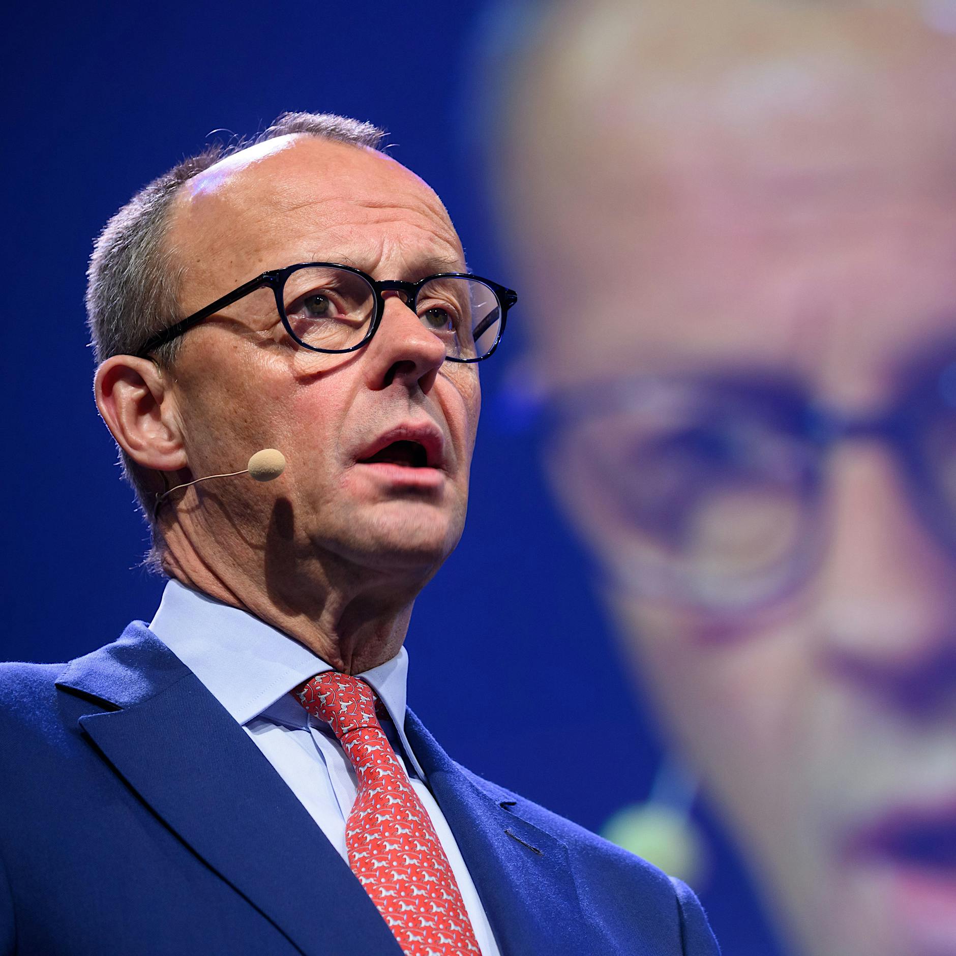 Merz attestiert Scholz Führungsschwäche im Ampel-Streit – Kanzler schweigt