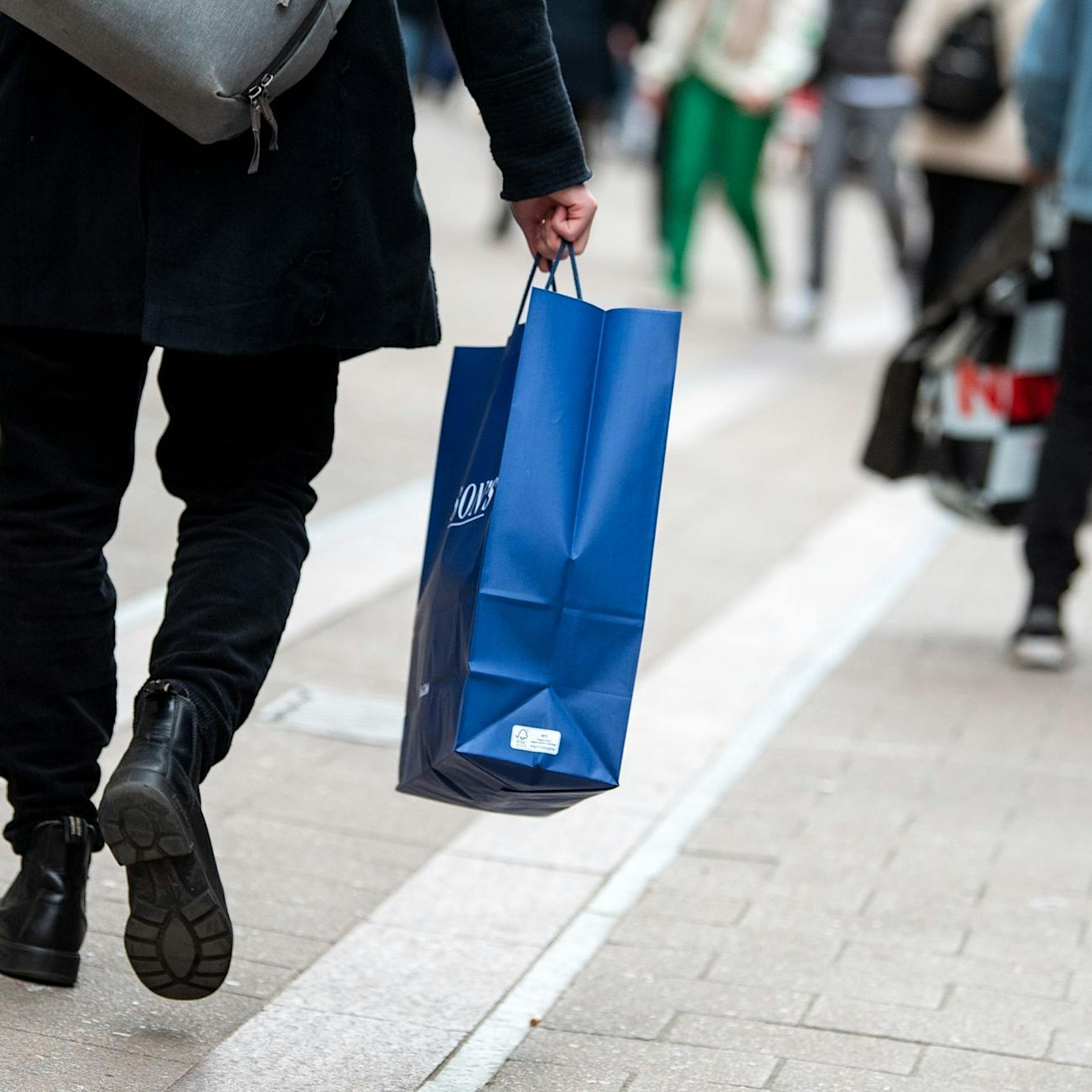 Berliner Einzelhandel stagniert: Gastgewerbe Umsatzplus