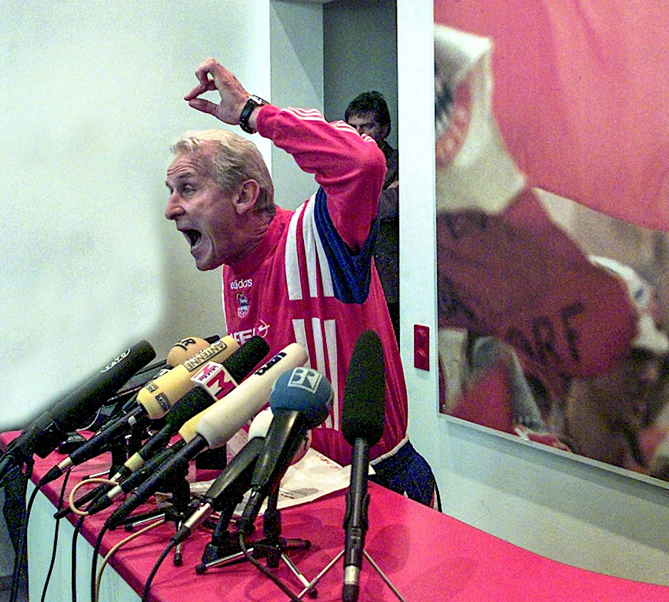 Kult geworden: Die Wutrede von Trainer Giovanni Trapattoni vor 25 Jahren bei einer Pressekonferenz des FC Bayern München.&nbsp;