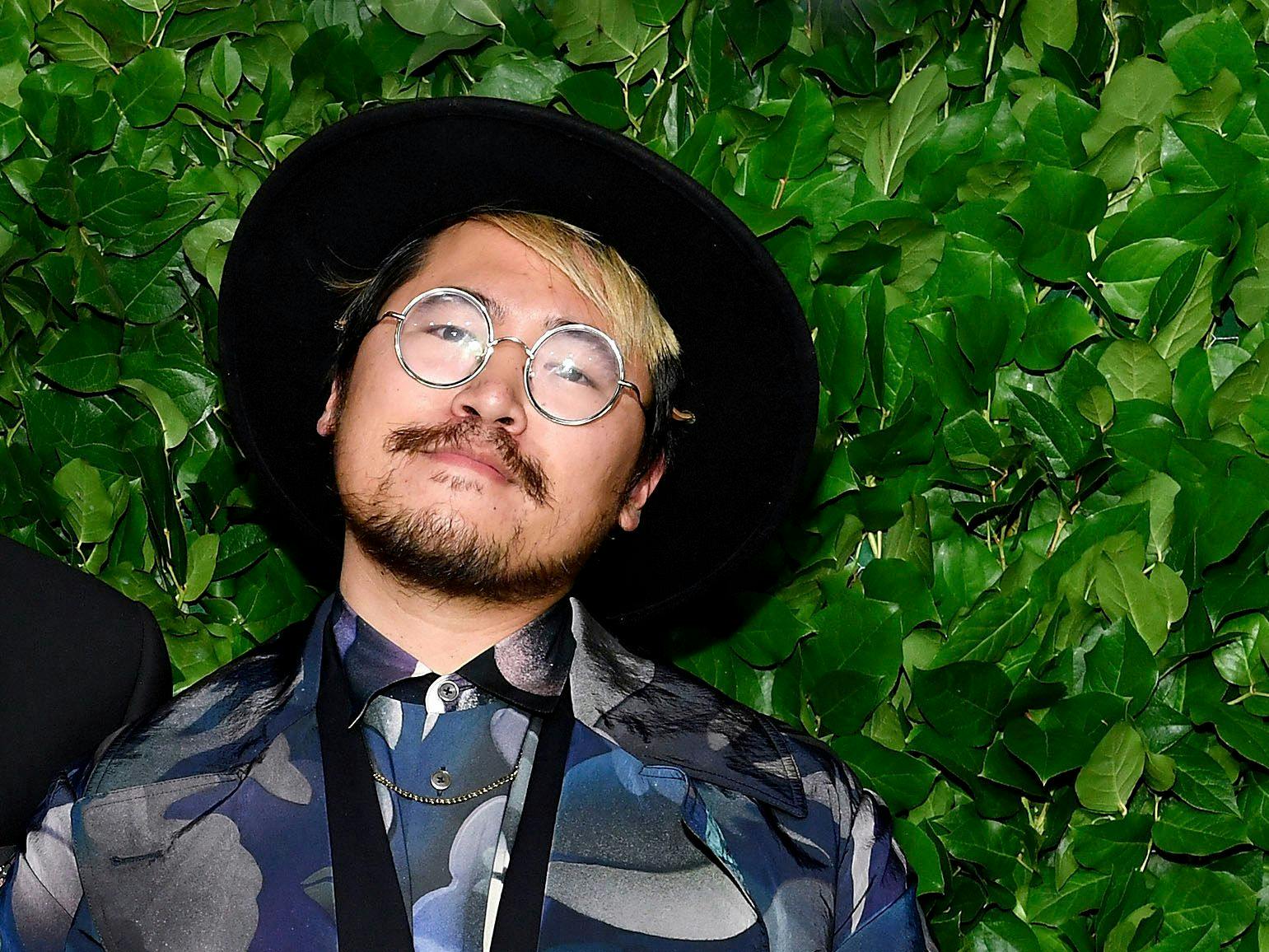 Dan Kwan sowie sein Kollege Daniel Scheinert sind für den Fantasy-Abenteuerfilm „Everything Everywhere All at Once“ nominiert. Neben dem Regie-Oscar können die beiden auch auf welche für den besten Film und das beste Originaldrehbuch hoffen. Zuvor waren beide noch nie für einen Oscar nominiert.