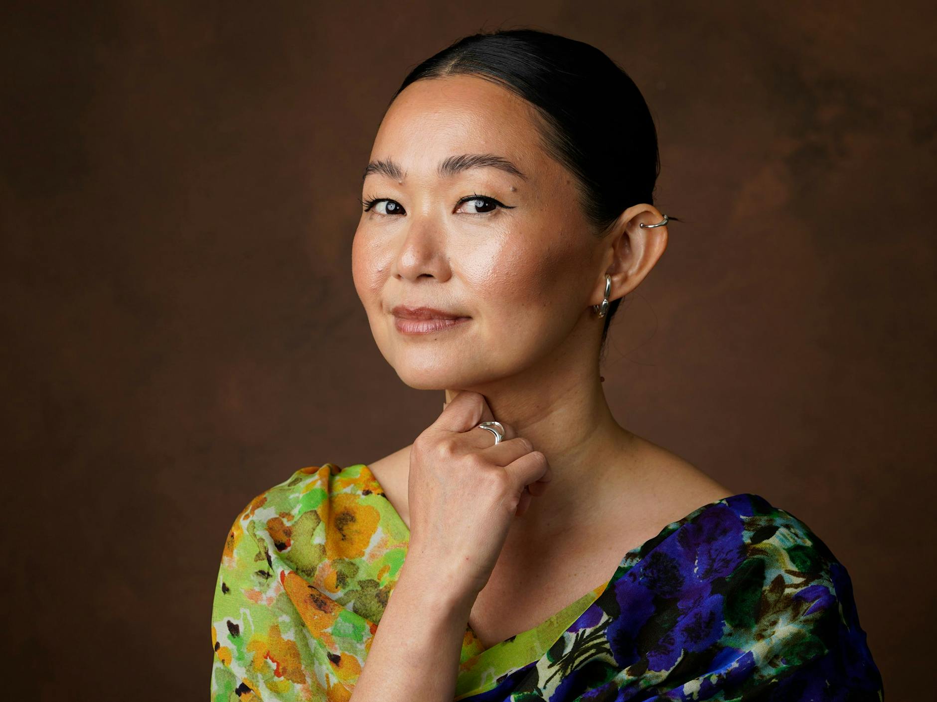 Hong Chau ist für ihre Rolle der Liz in Darren Aronofskys Spielfilm „The Whale“ nominiert. Die 43-jährige Schauspielerin war 2018 für einen Golden Globe als beste Schauspielerin in einer Nebenrolle im Film „Downsizing“ nominiert; Chancen auf einen Oscar hat sie in diesem Jahr das erste Mal.