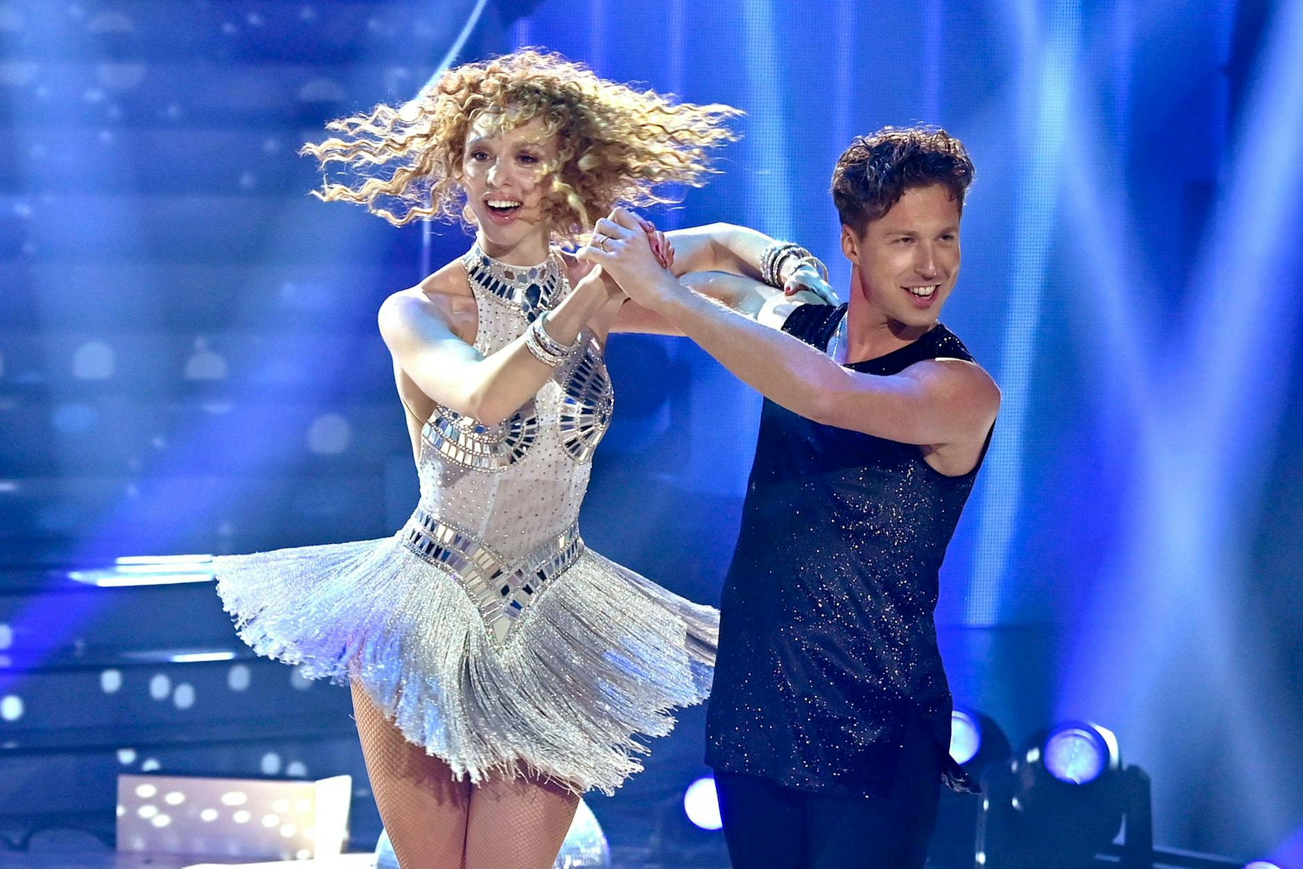 Valentin Lusin tanzt in diesem Jahr mit Anna Ermakova. Dabei muss er auf ihre Rückenerkrankung Rücksicht nehmen.