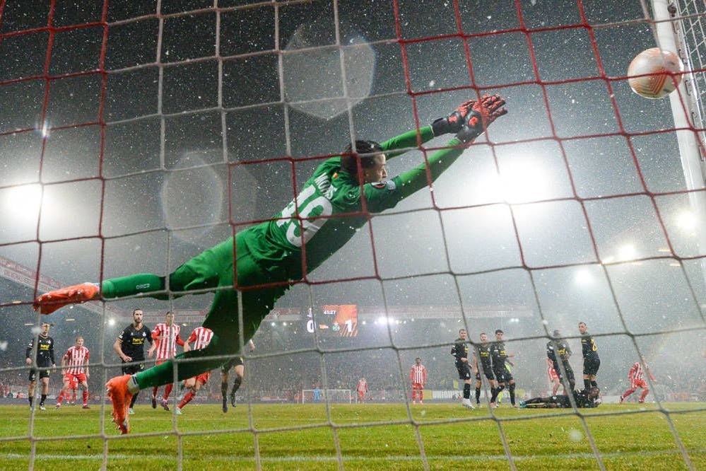 Juranovic trifft per Freistoß zum 1:1.