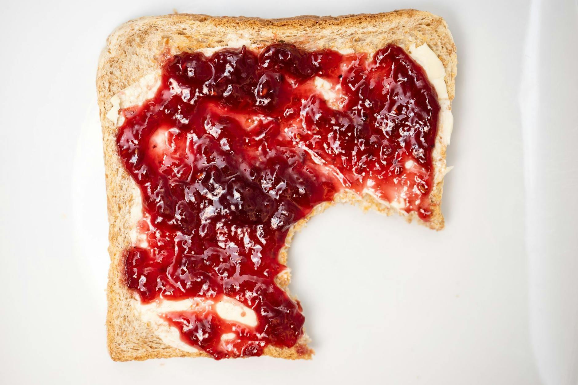 Die Deutschen lieben es süß zum Frühstück – viele ersetzen inzwischen Zucker durch andere Süßungsmittel. Erythrit galt bisher als im Vergleich besonders gesund.