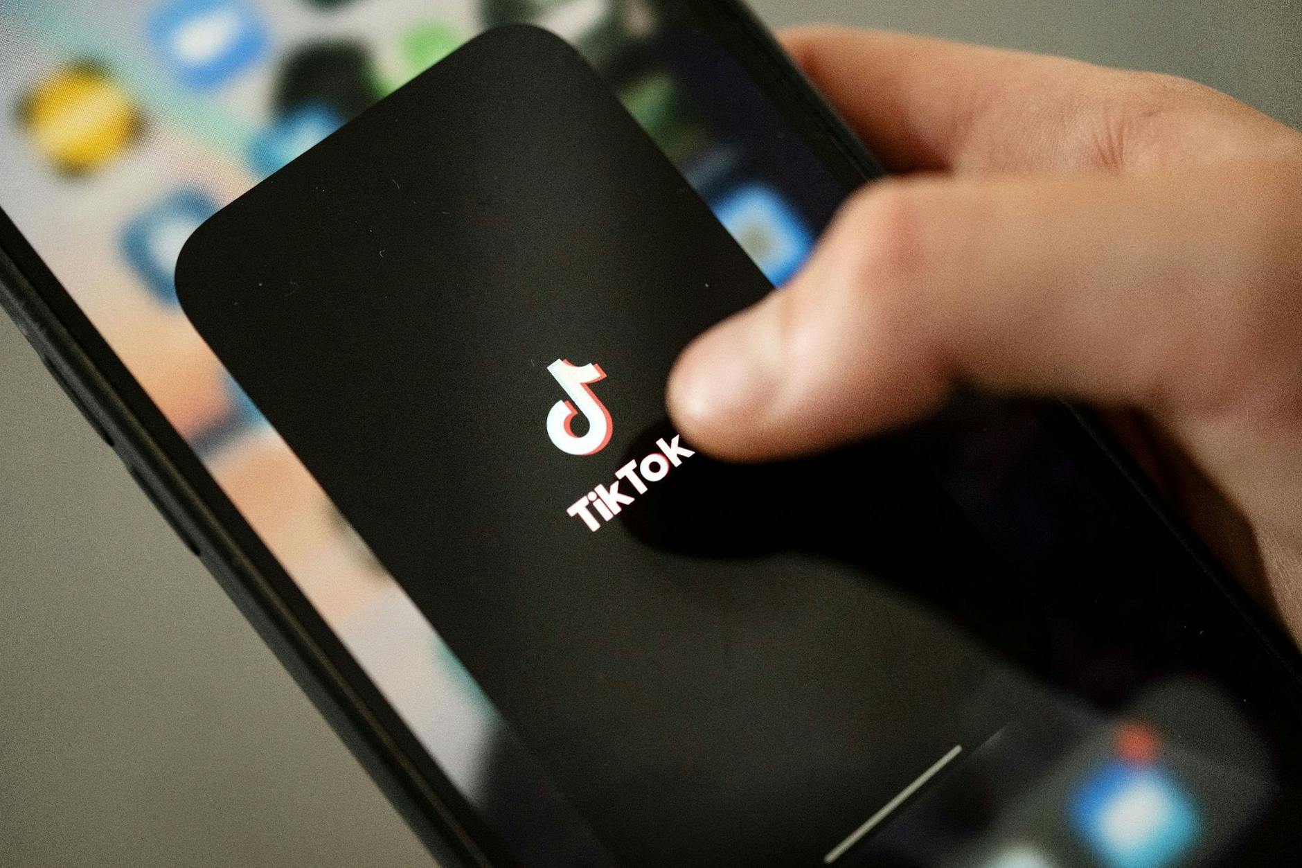 TikTok steht schon länger in der Kritik, Jugend- und Datenschutz zu missachten.