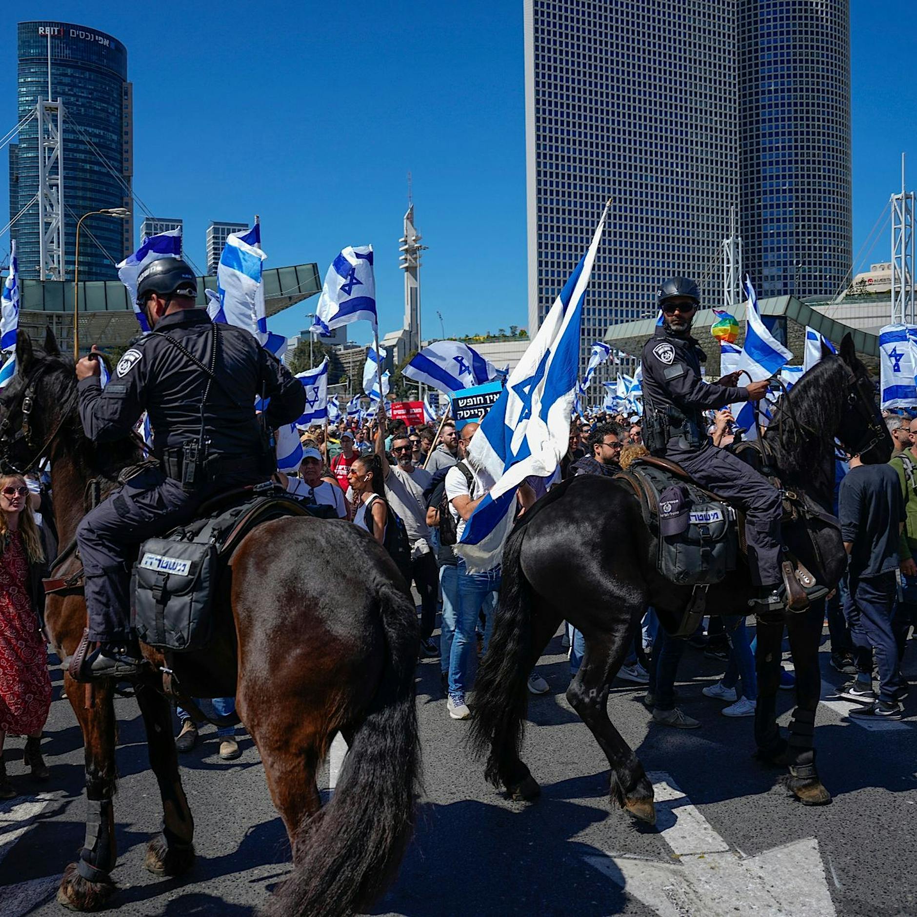 Israel: Tausende protestieren gegen umstrittene Justizreform