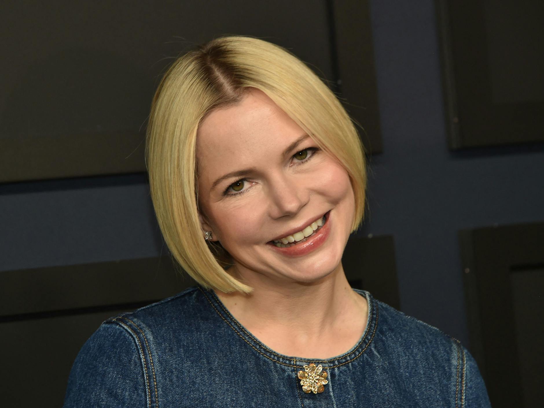 Michelle Williams spielt in Steven Spielbergs Familiendrama „The Fabelmans“ die Mutter Mitzi Fabelman. Die 42-jährige US-Amerikanerin dürfte sich am Oscar-Abend besonders fest die Daumen drücken: Dies ist bereits ihre fünfte Oscar-Nominierung; gewonnen hatte Williams bisher keinen dieser Preise.