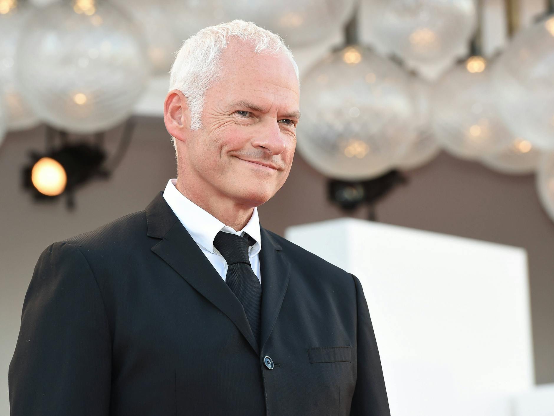 Martin McDonagh hofft auf den Regie-Oscar für „The Banshees of Inisherin“, eine Tragikkomödie über das abrupte Ende einer lebenslangen Freundschaft. Der irische Regisseur und Drehbuchautor wurde 2006 für „Six Shooter“ mit einem Oscar für den besten nichtanimierten Kurzfilm ausgezeichnet und sechs weitere Male nominiert.