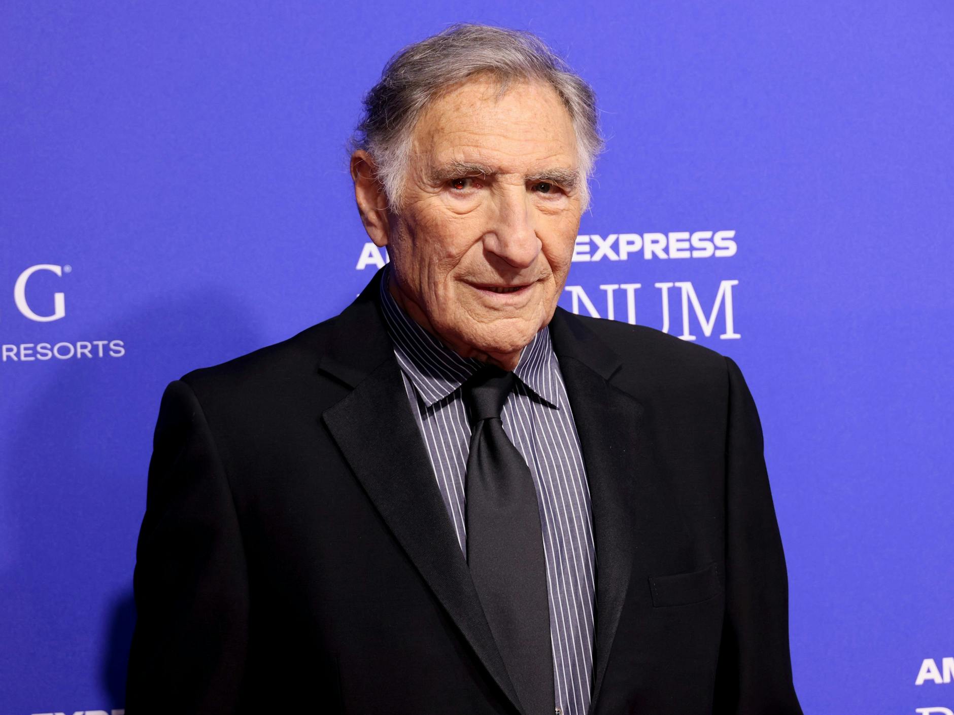Judd Hirsch könnte einen Oscar für seine Rolle des Onkel Boris in Spielbergs „The Fabelmans“ gewinnen. Mit 87 Jahren ist Hirsch in diesem Jahr der älteste Nominierte in einer Schauspiel-Kategorie. Für andere Produktionen wurde er bisher mit einem Emmy, einem Golden Globe und einem Tony ausgezeichnet.