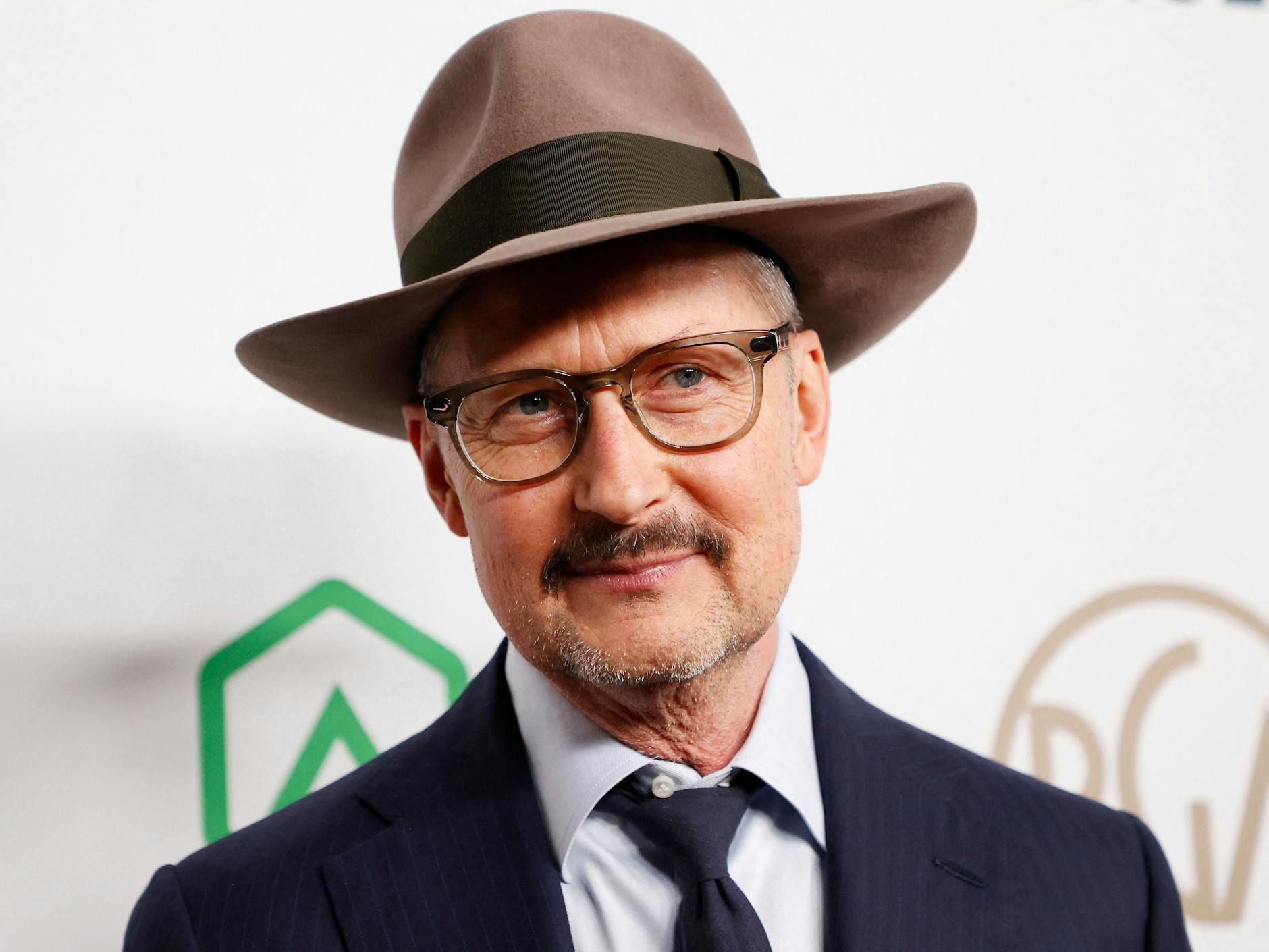 Todd Field wurde für seine Regie des Films „Tár“ nominiert. Der US-amerikanische Regisseur und Drehbuchautor, der auch Schauspieler ist, wurde bereits 2002 zweimal für „In the Bedroom“ und 2007 einmal für „Little Children“ nominiert; gewonnen hat er einen Oscar bisher allerdings nicht.