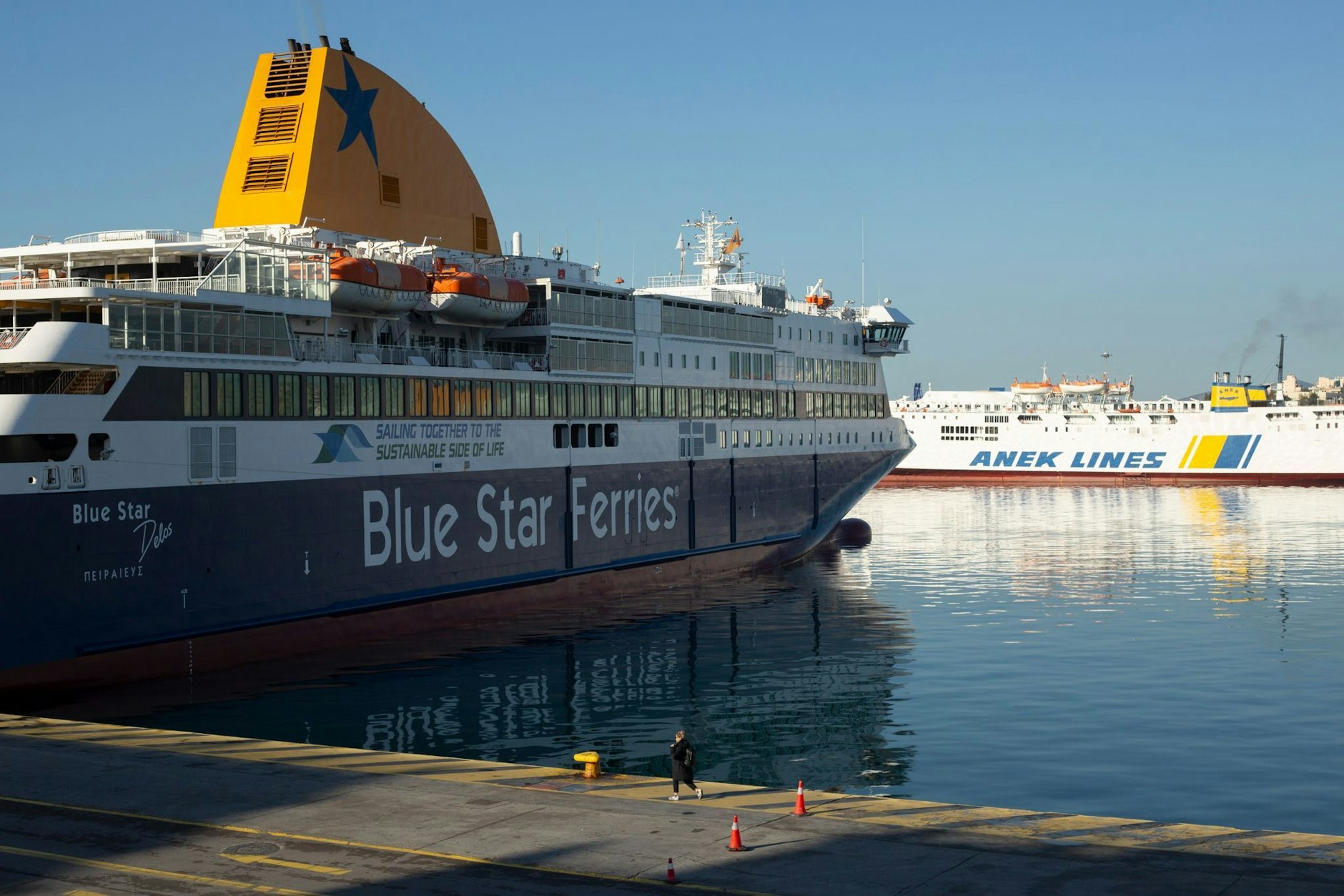 In Griechenland ist der Fährverkehr wegen eines Streiks weitgehend eingestellt worden.  