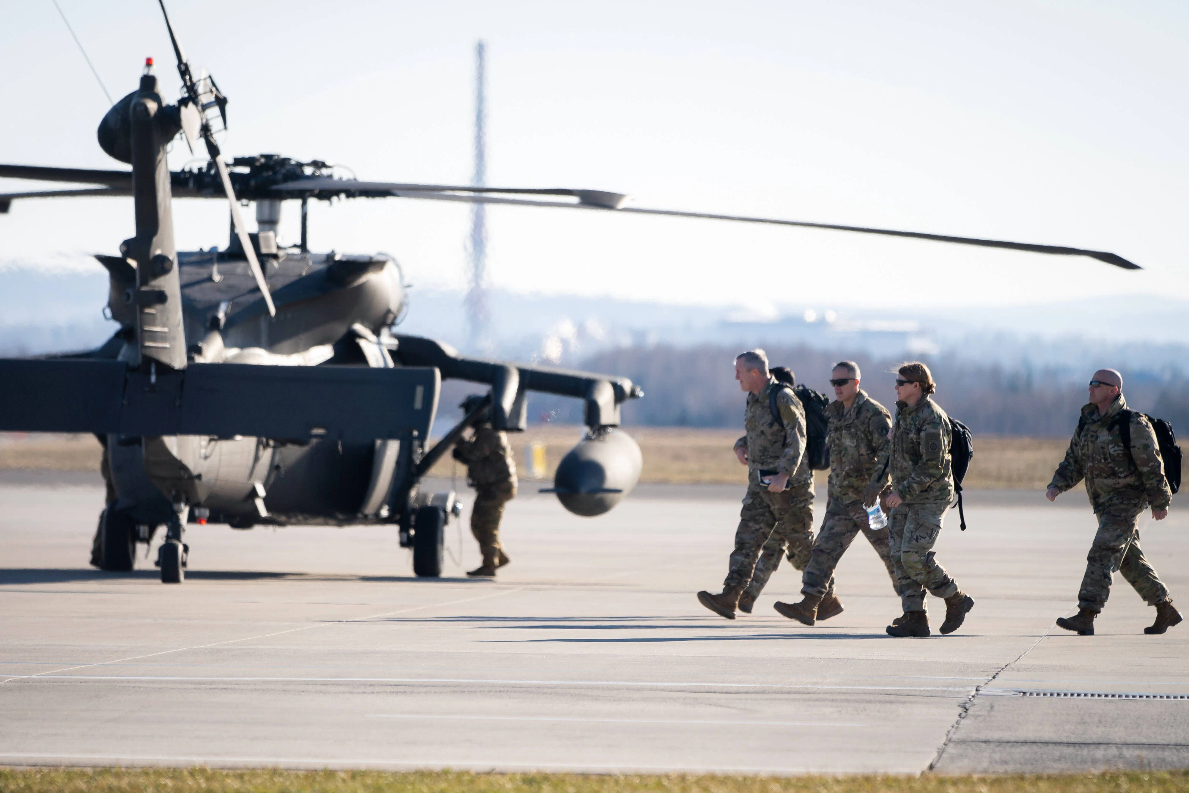 Ein Transporthubschrauber Sikorsky UH-60 Black Hawk landet auf dem Flughafen Rzeszów-Jasionka am 13. Februar 2022.&nbsp;