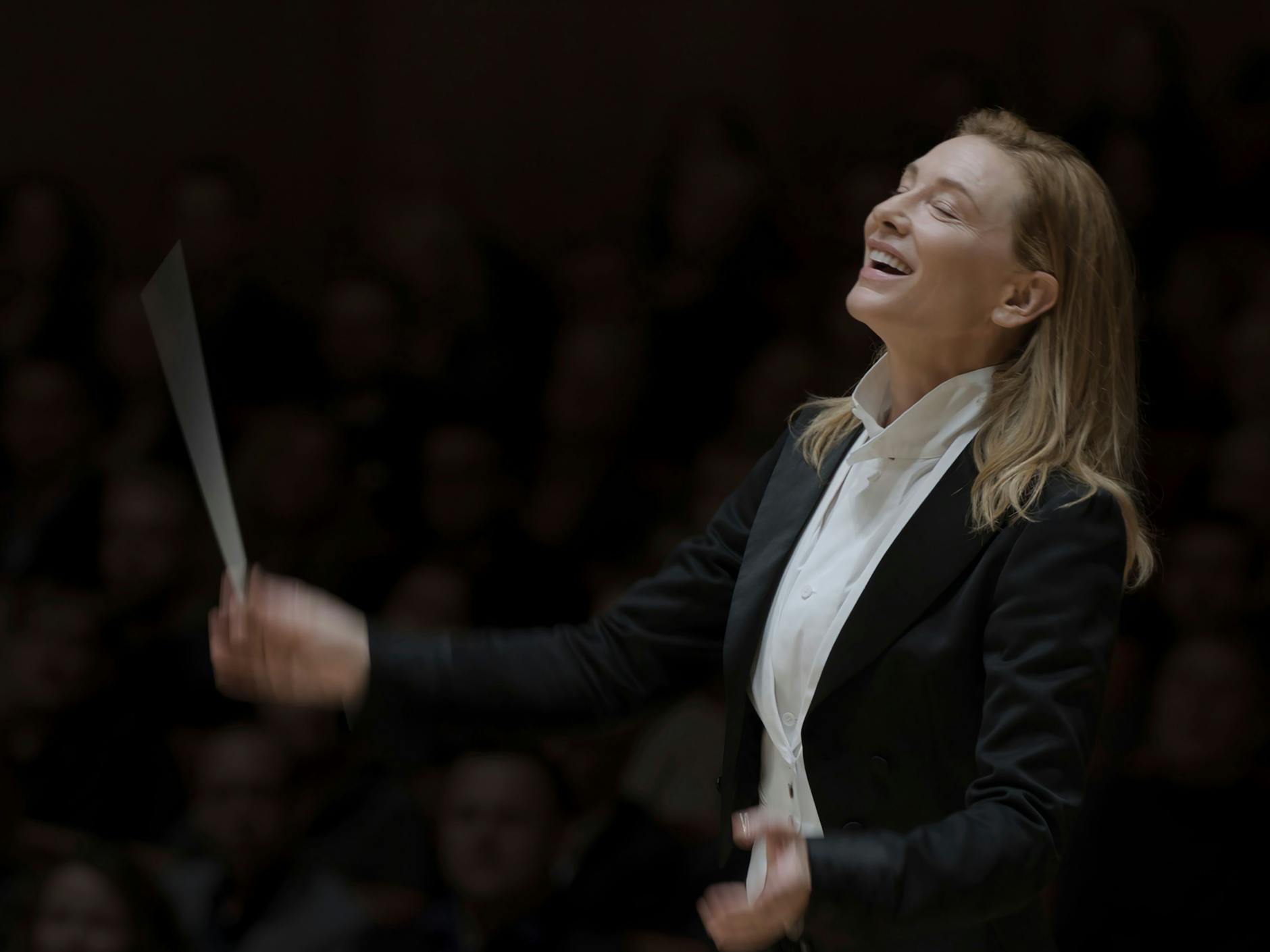 Todd Fields „Tár“, ein Film über die fiktive Dirigentin Lydia Tár, die als erste Frau ein großes deutsches Orchester leitet, ist für sechs Oscars nominiert. Chancen hat zum Beispiel auch Cate Blanchett als beste Schauspielerin in einer Hauptrolle. Der Film wurde größtenteils in Berlin gedreht.