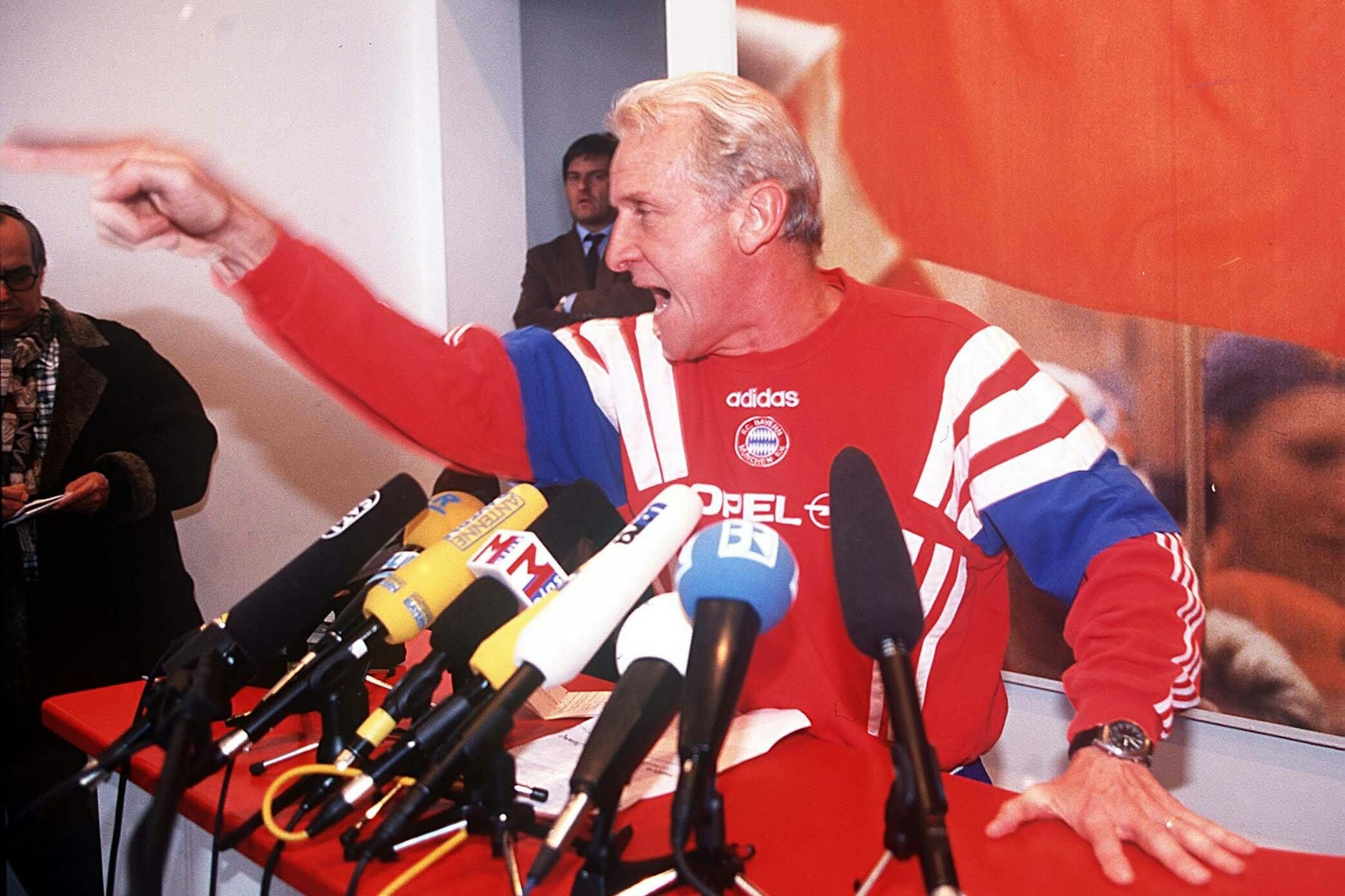 Giovanni Trapattoni auf der legendären Pressekonferenz am 10. März 1998 Bayern.&nbsp;