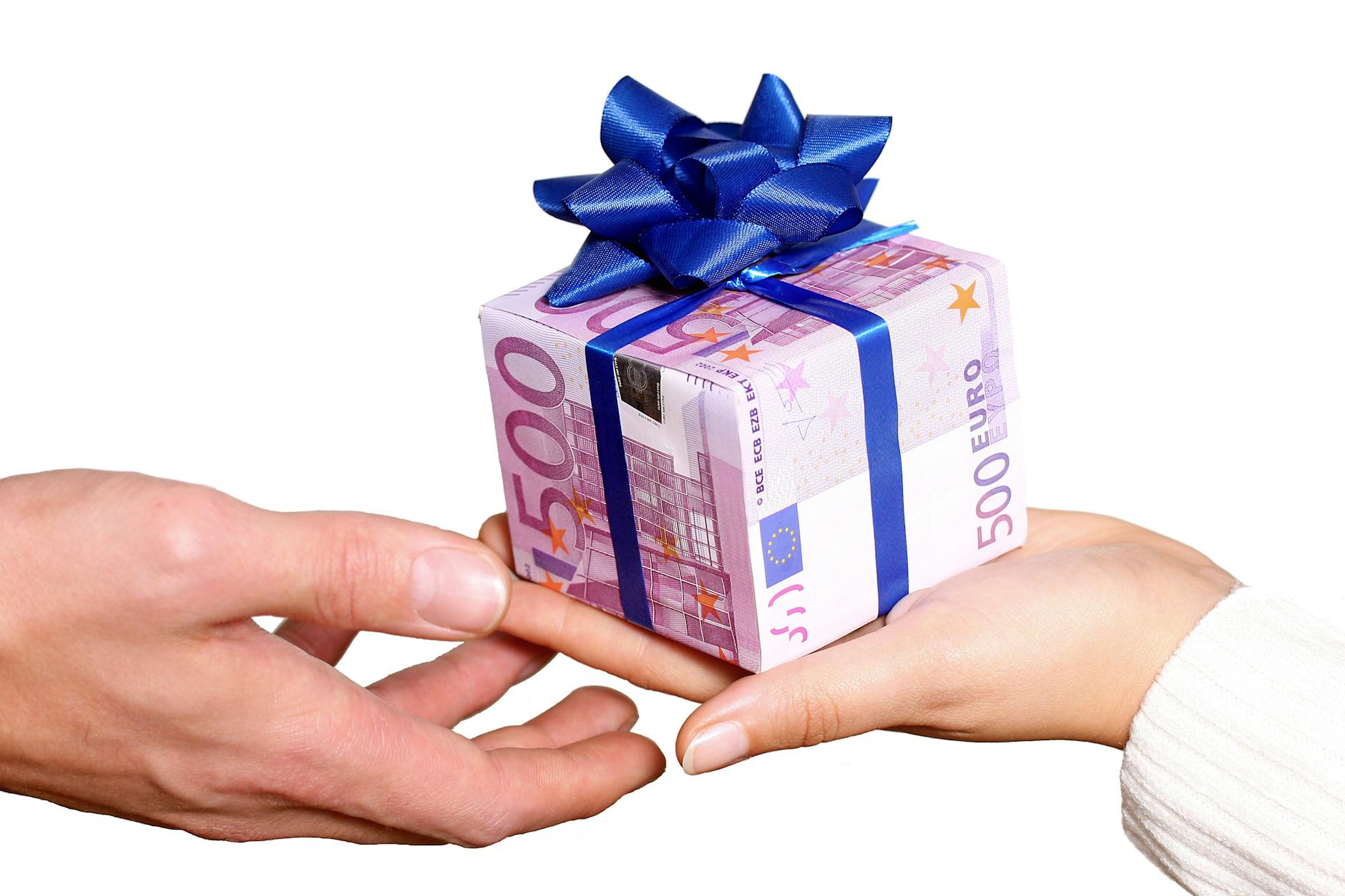 Geschenkt gibt es zwar nichts. Aber der neue Investor 777 Partners ist für Hertha BSC ein Segen, um die klamme Kasse zu füllen.