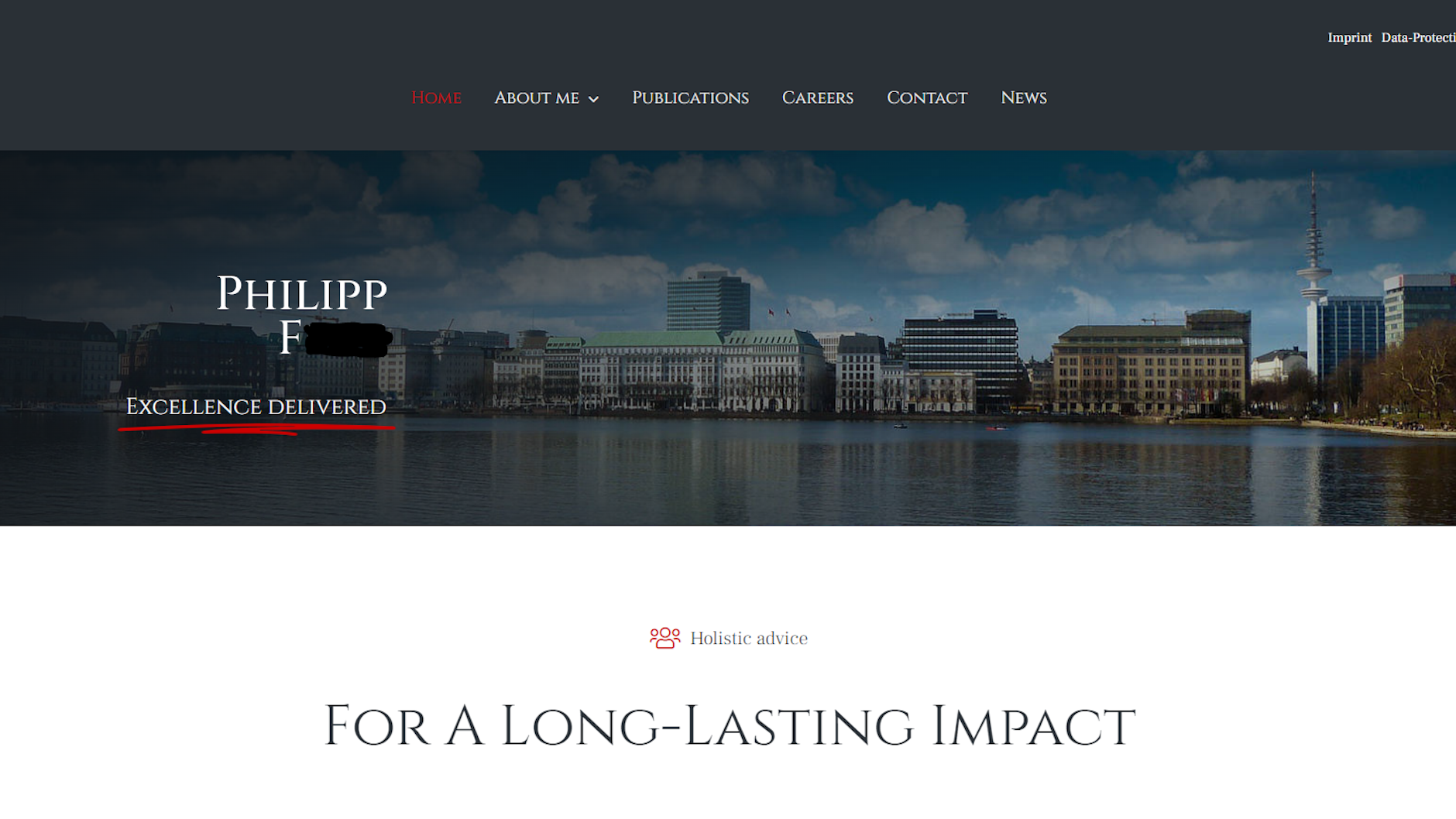 Auf einer Webseite bot er Beratertätigkeiten für 250.000 Euro plus Mehrwertsteuer pro Tag an.