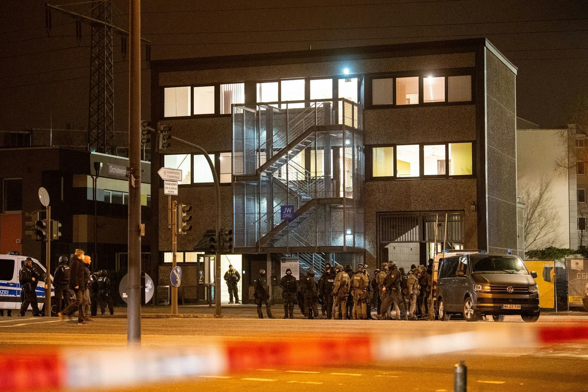 Bei Schüssen in einer Hamburger Kirche starben mehrere Menschen.