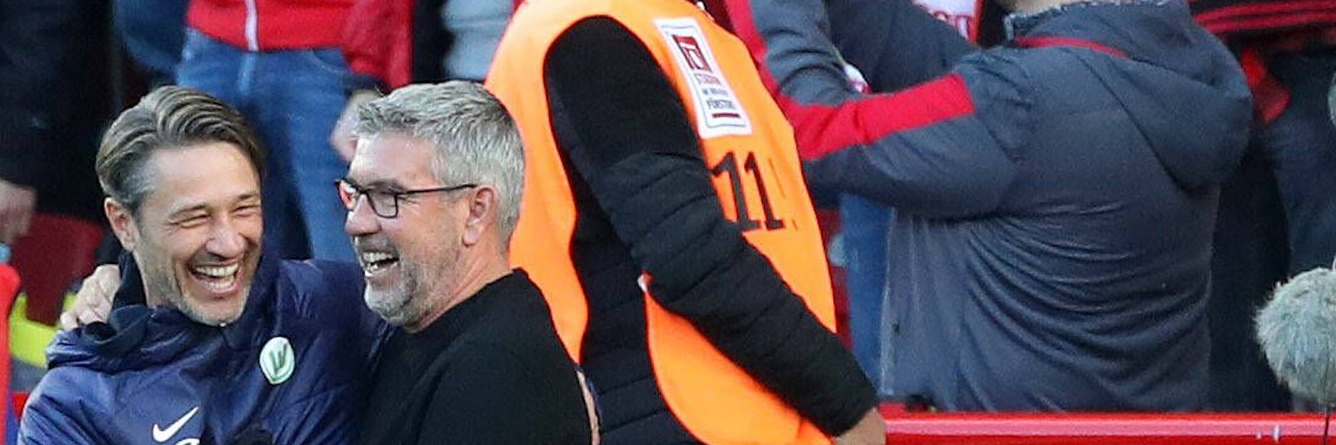 Kreuzen zum dritten Mal in dieser Spielzeit die Klingen: Wolfsburgs Trainer Niko Kovac (l.) und Urs Fischer, der Chefcoach des 1. FC Union.