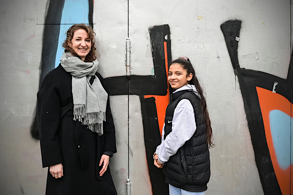 Kein-Abseits-Mentorin Hannah Deinzer mit ihrer Mentee Shahd&nbsp;