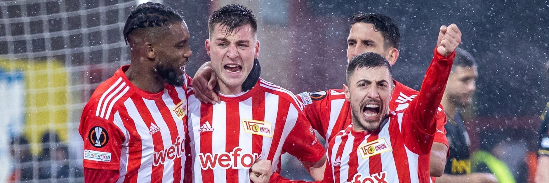 Na, kommt doch! Eiserne Kampfansage: Die Kicker des 1. FC Union um Robin Knoche und Josip Juranovic (r.) wollen in der kommenden Woche den Einzug ins Viertelfinale perfekt machen.