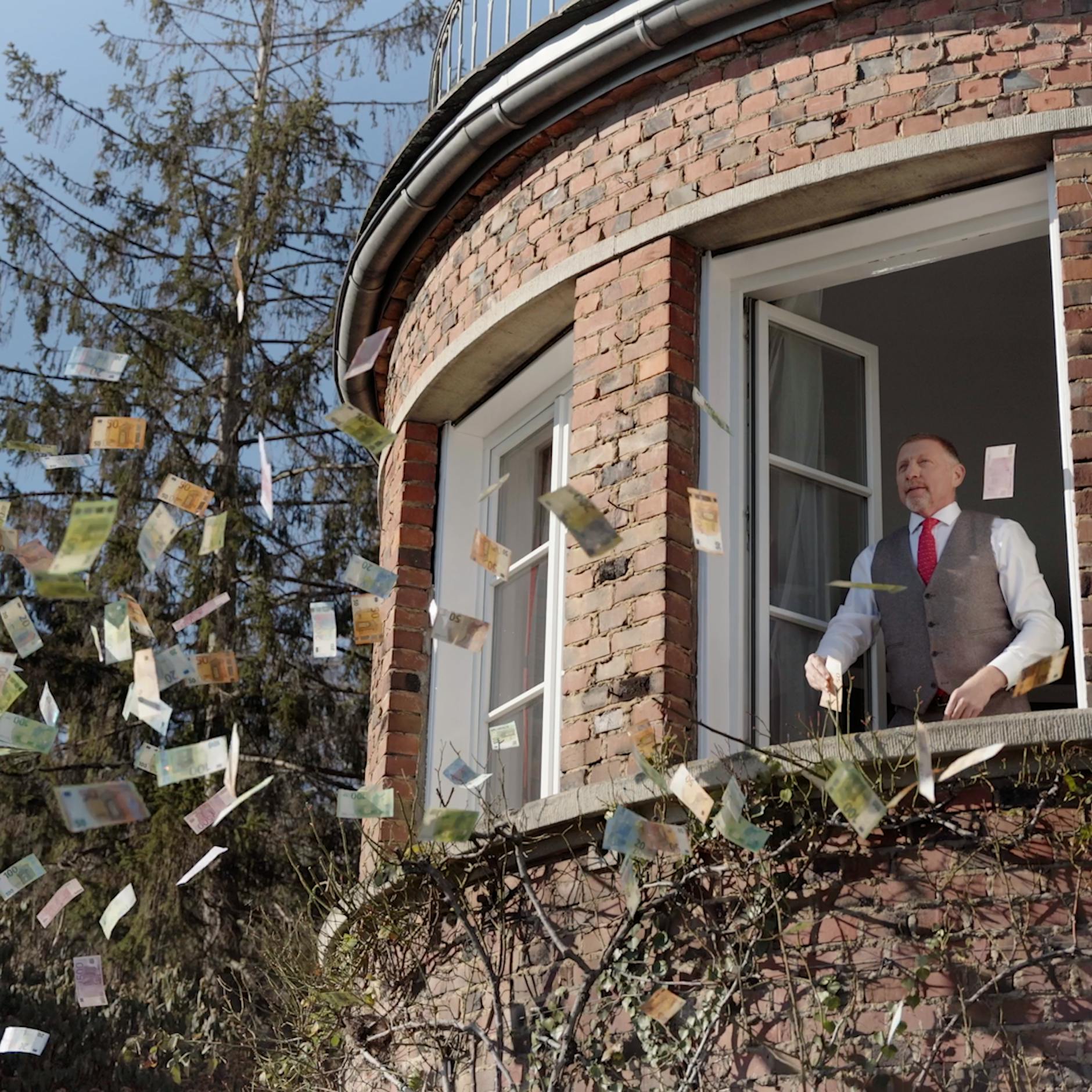 Er macht es schon wieder: Kaum aus dem Knast raus, schmeißt Boris Becker das Geld wieder mit vollen Händen zum Fenster raus