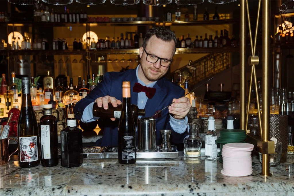 Parfüms zum Trinken: Wie ein Berliner Düfte in Drinks verwandelt