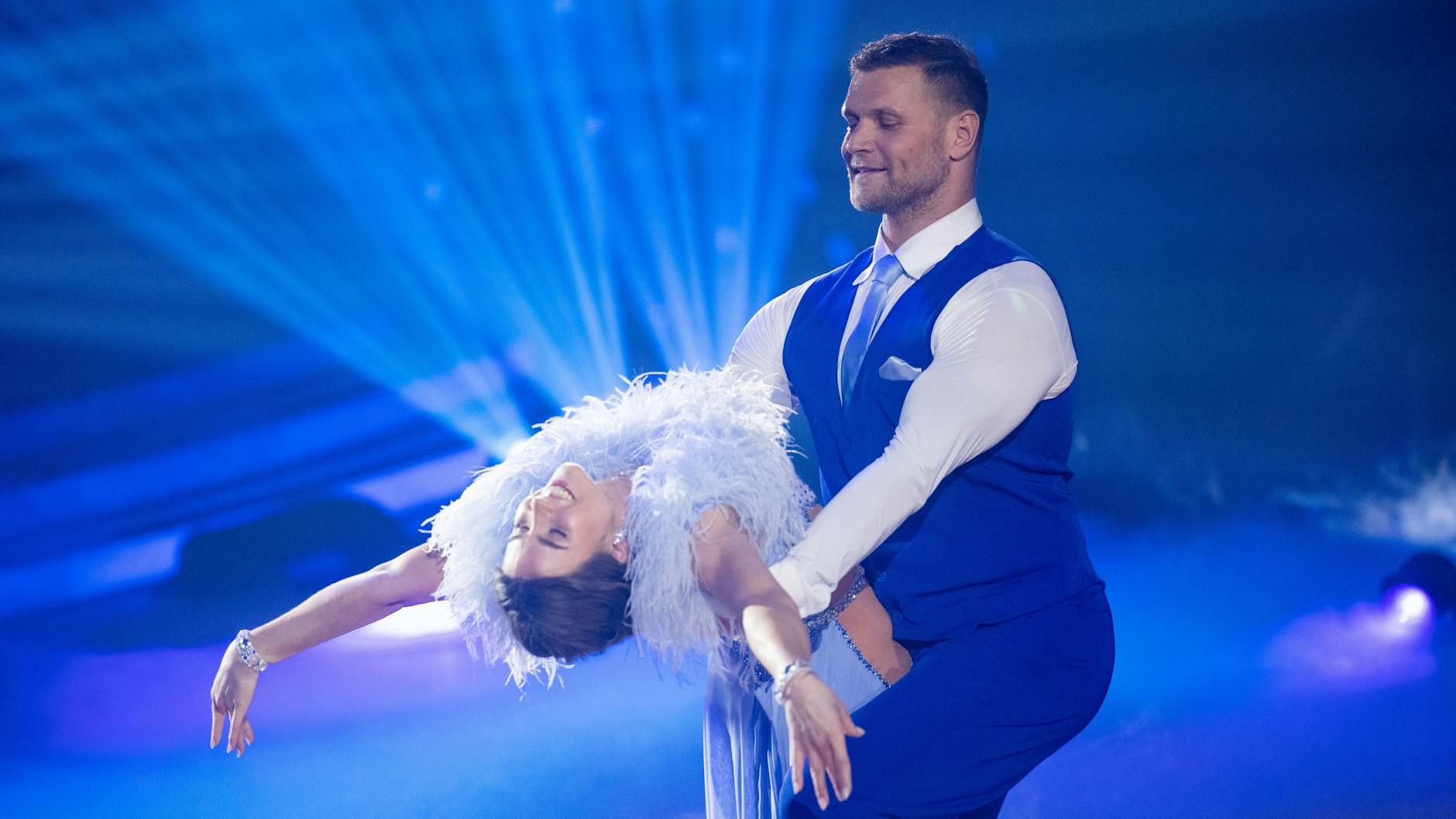 Michael „Mimi“ Kraus und Mariia Maksina bekamen in „Let’s Dance“-Show 3 24 Punkte für ihren Langsamen Walzer.