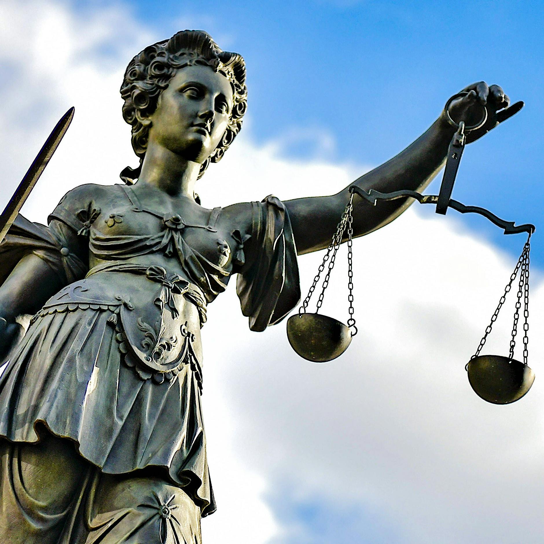 Die Macht der Schöffen: Unterwandern AfD-Anhänger massenhaft deutsche Gerichte?