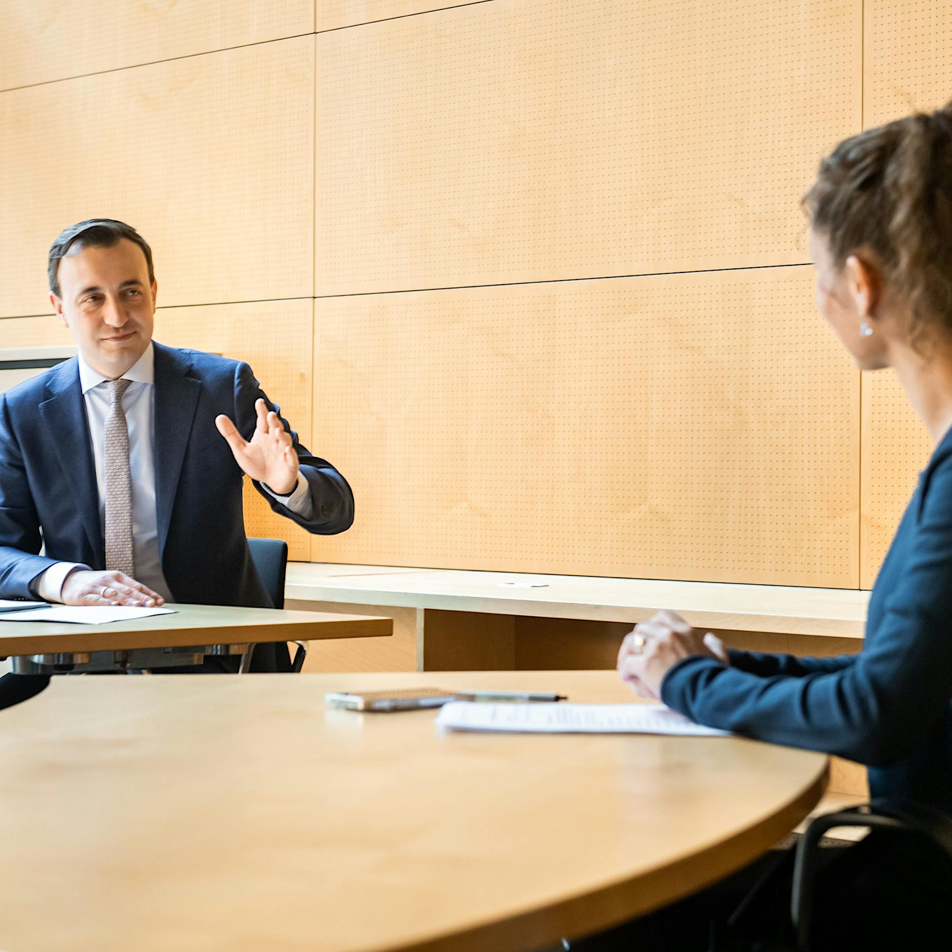 „Ihre einzige Kritik an Putin ist, er sei Kapitalist?“ CDU-Politiker und Linke im Streitgespräch