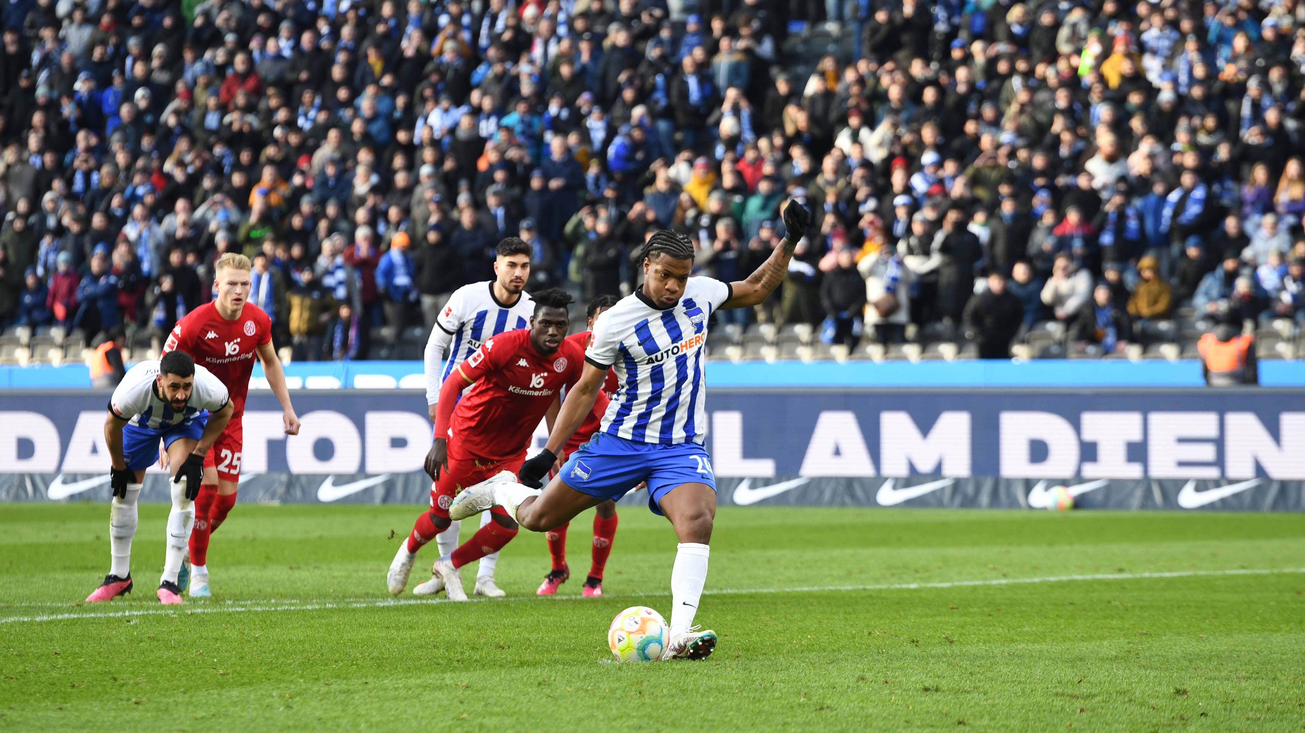 Hertha BSC nur 1:1: Erst Elfer-Glück, dann schockt Wunschstürmer Ajorque die Blau-Weißen
