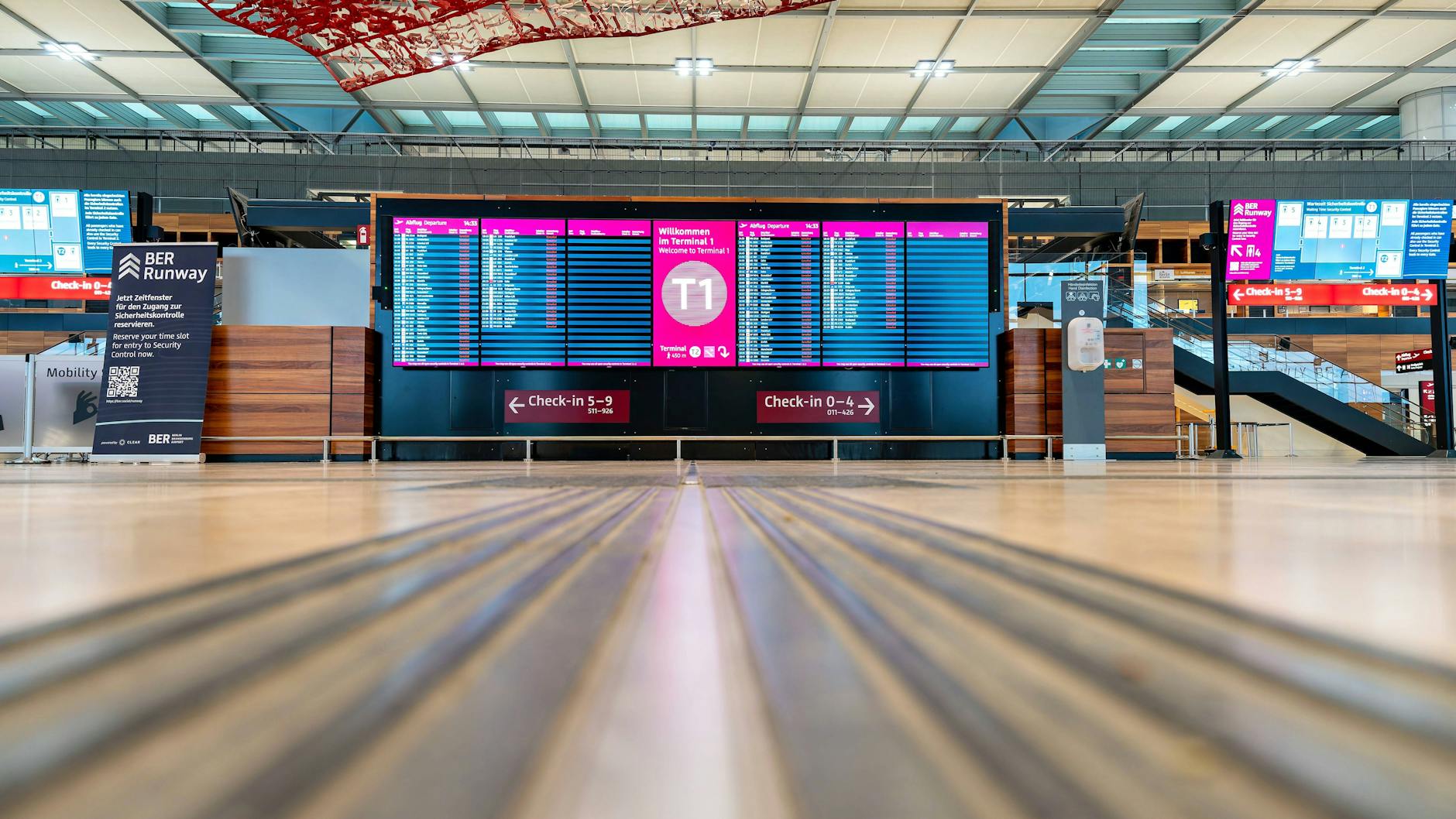 Nichts ging mehr: Auch am 25. Januar gab es am BER schon einen ganztägigen Warnstreik durch die Gewerkschaft Verdi. 35.000 Passagiere waren betroffen.