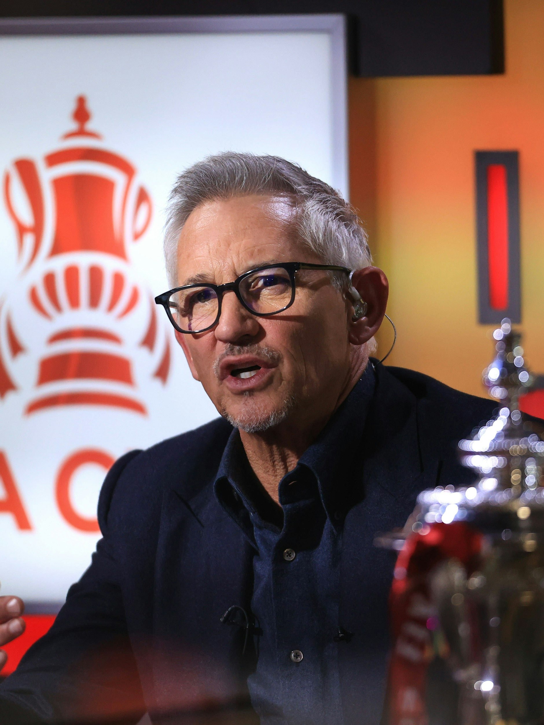 So kannten und liebten die Engländer ihre Fußball-Ikone Gery Lineker als Moderator der beliebten Fußball-Show Match of the Day.