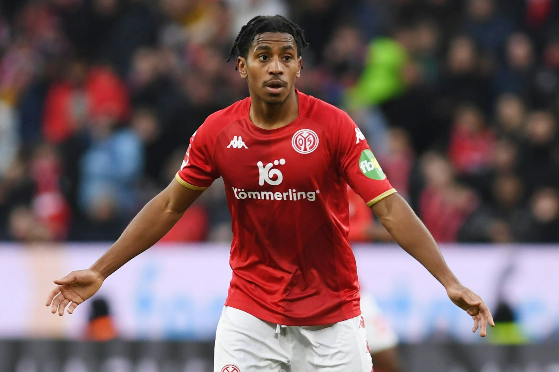 Der Mainzer Leandro Barreiro konnte es nicht fassen, dass er ein Handspiel beim Spiel gegen Hertha BSC begangen haben soll.