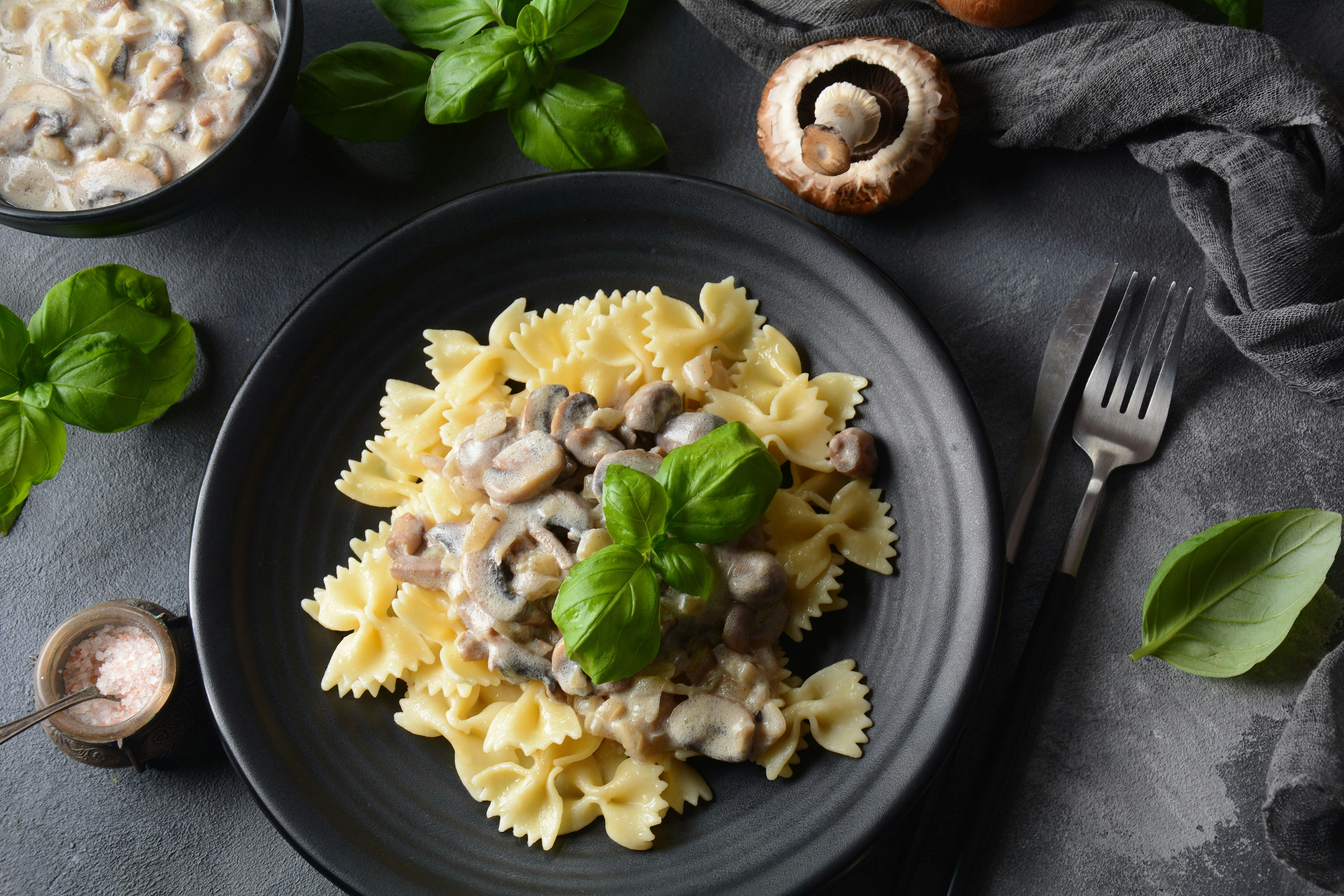 Nudeln mit cremiger Champignon-Soße: Mit diesem einfachen Rezept wird ...