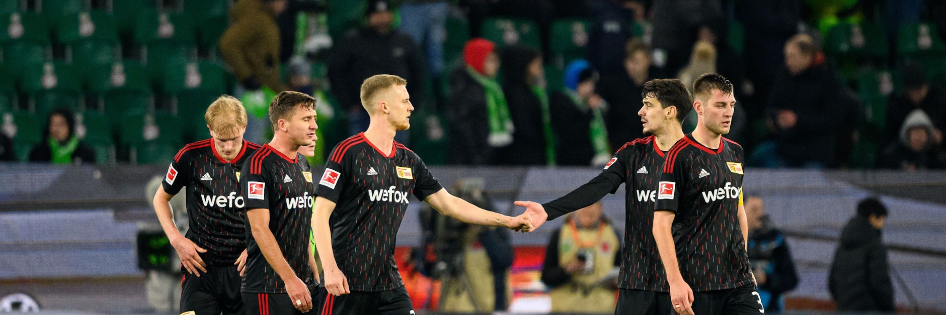 Erschöpft, aber nicht unglücklich gehen die Kicker des 1. FC Union nach dem 1:1 beim VfL Wolfsburg vom Platz.