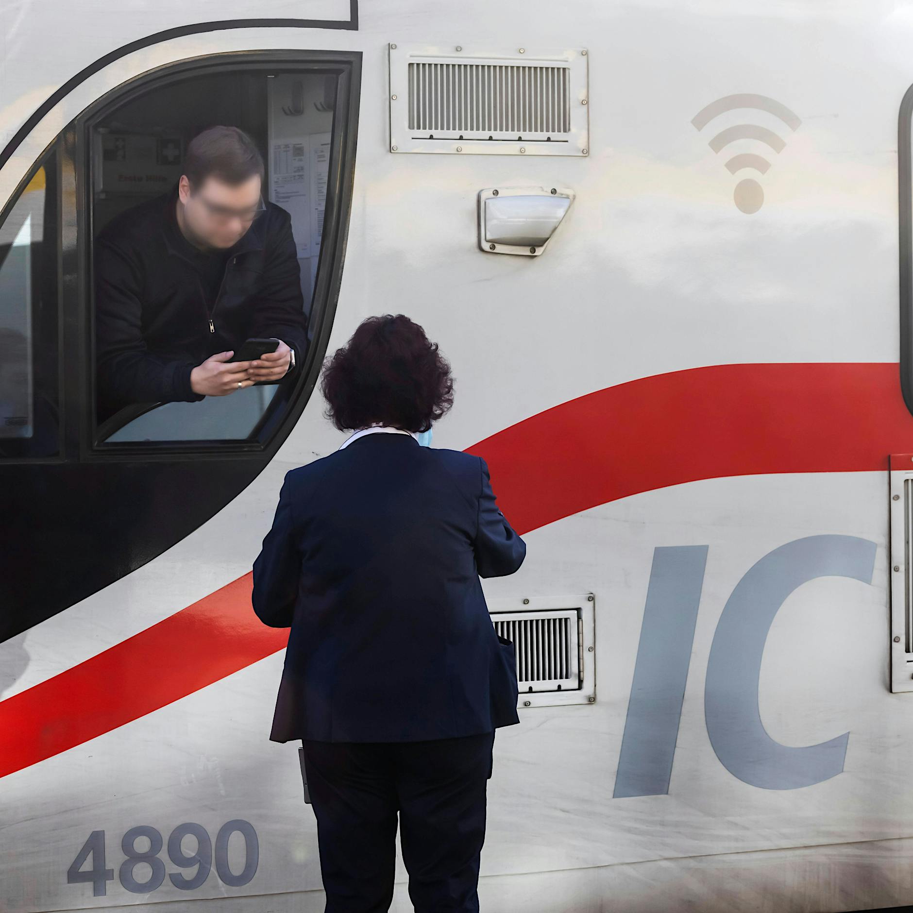 Kann eine Reise mit der Bahn Ängste auslösen und gleichzeitig dagegen helfen?