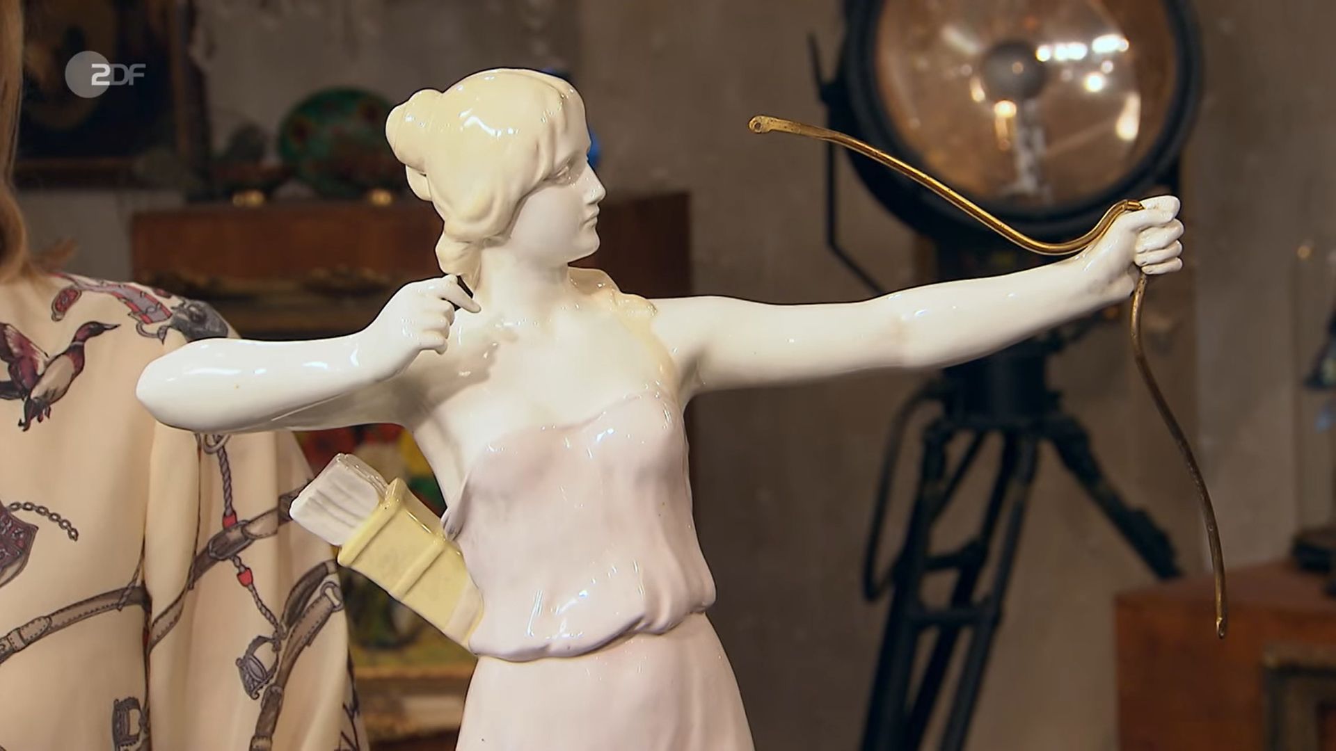 Image - Jagdgöttin hat Kratzer - doch die „Bares für Rares“-Händler pulverisieren die Expertenschätzung