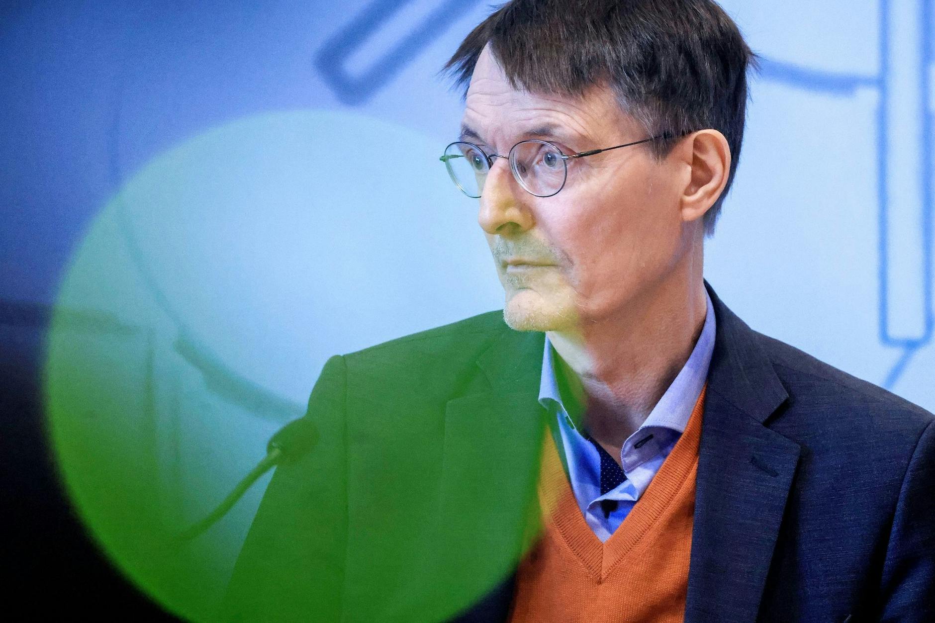 Gesundheitsminister Karl Lauterbach will Long-Covid- und Post-Vac-Patienten besser helfen. 