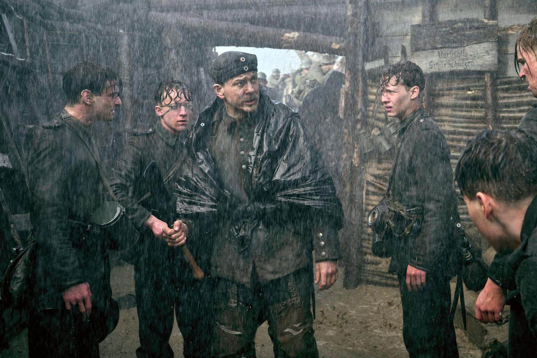 Eine Szene des Kriegsdramas „Im Westen nichts Neues “ (2022) von Edward Berger