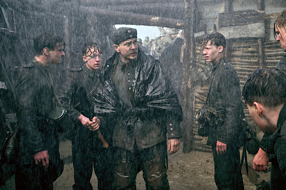 Eine Szene des Kriegsdramas „Im Westen nichts Neues “ (2022) von Edward Berger
