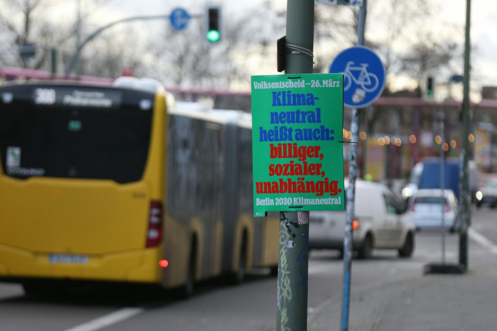 Die Bürgerinitiative „Klimaneustart Berlin“ will erreichen, dass Berlin bis 2030 und nicht wie bislang vorgesehen bis 2045 klimaneutral wird.