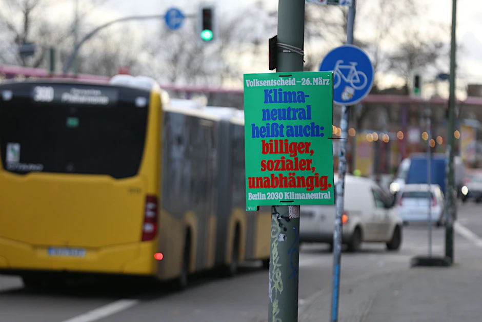 Die Bürgerinitiative „Klimaneustart Berlin“ will erreichen, dass Berlin bis 2030 und nicht wie bislang vorgesehen bis 2045 klimaneutral wird.