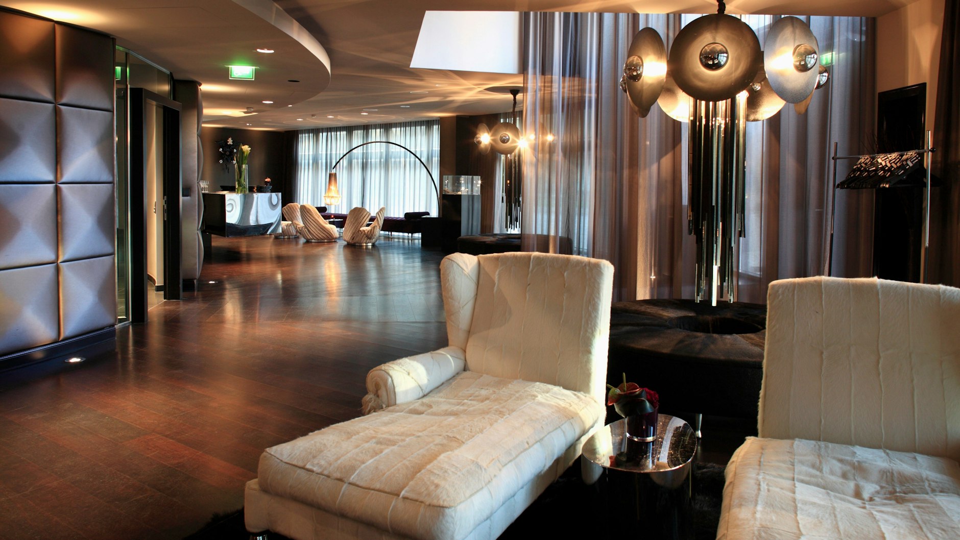 Der Vorfall soll in der Bar des Roomers Hotels in Frankfurt am Main stattgefunden haben.