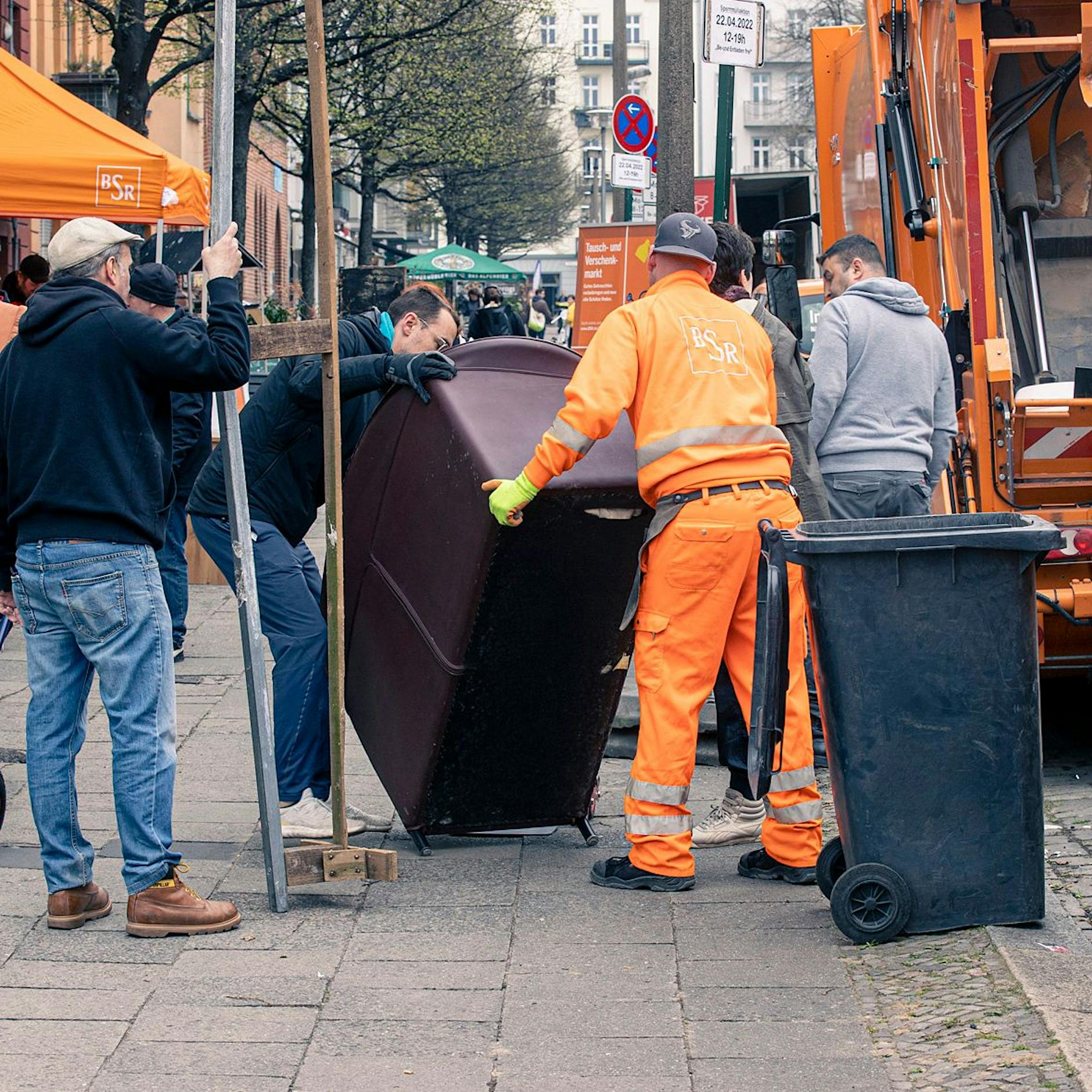 BSR weitet 2023 Sperrmüllaktionen in den Bezirken aus