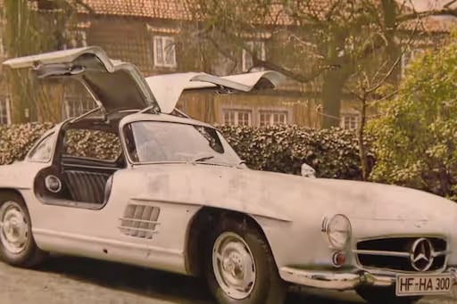 Dieser Mercedes 300 SL steht bei „Bares für Rares“ zum Verkauf.