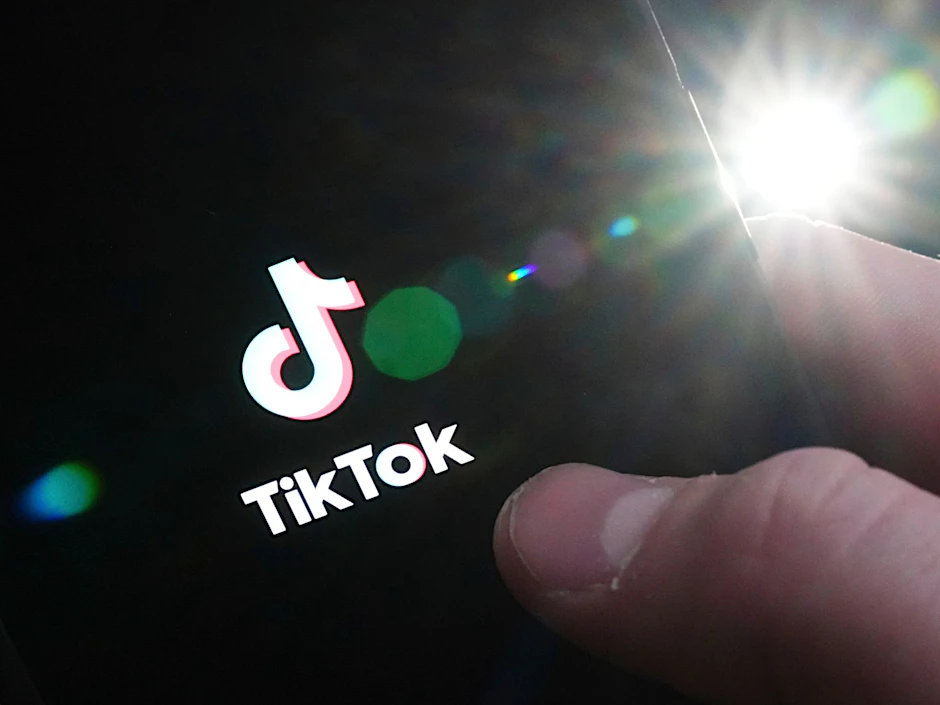 ARCHIV - Tiktok gehört dem aus China stammenden Konzern Bytedance.  ss/AP/dpa